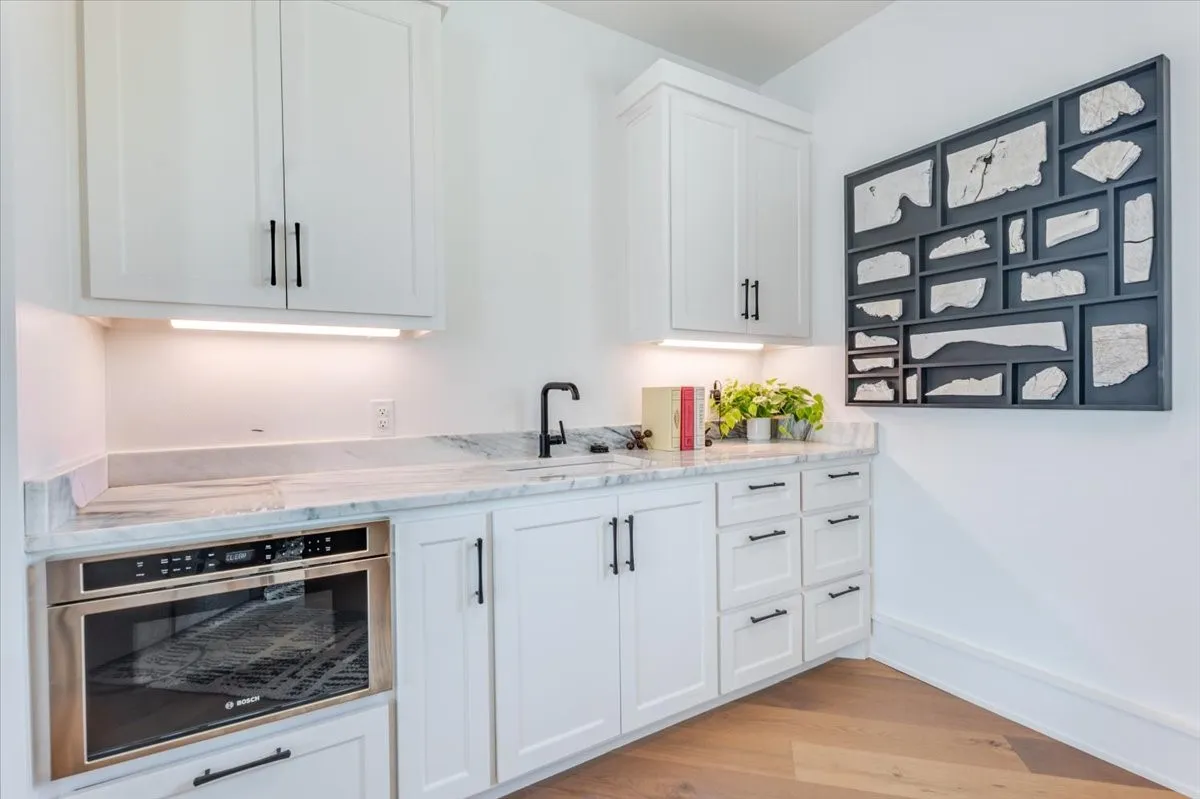 Single Family Residence For Sale in Palo Pinto County , 1011 Possum Point, Graford, Texas 76449, 5 Bedroom, 5 Bathroom, 2 Garage spaces, 5,362 Sqft, built in 2021, mls#21385630, Real Estate Agent in Graford, Homes For Sale in Palo Pinto county, Homes For Sale in Graford, Realtor in Graford Texas, Real Estate Brokerage Independent Realty Texas, Luminita Cordes Realtor