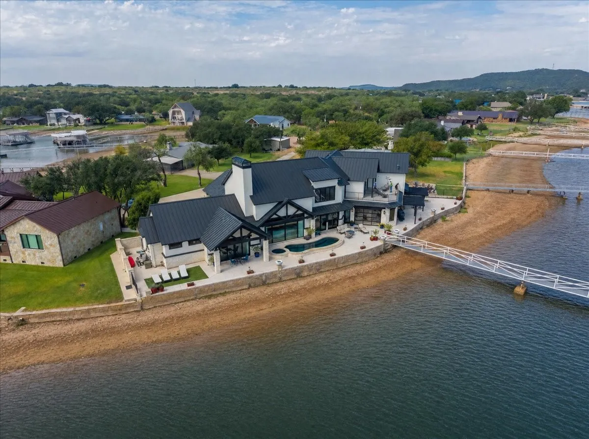 Single Family Residence For Sale in Palo Pinto County , 1011 Possum Point, Graford, Texas 76449, 5 Bedroom, 5 Bathroom, 2 Garage spaces, 5,362 Sqft, built in 2021, mls#21385630, Real Estate Agent in Graford, Homes For Sale in Palo Pinto county, Homes For Sale in Graford, Realtor in Graford Texas, Real Estate Brokerage Independent Realty Texas, Luminita Cordes Realtor