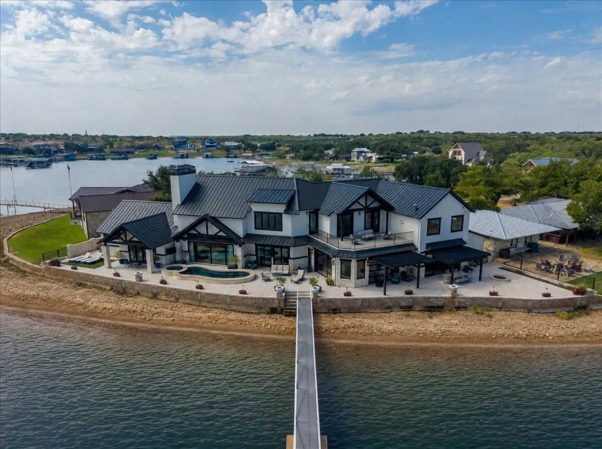 Single Family Residence For Sale in Palo Pinto County , 1011 Possum Point, Graford, Texas 76449, 5 Bedroom, 5 Bathroom, 2 Garage spaces, 5,362 Sqft, built in 2021, mls#21385630, Real Estate Agent in Graford, Homes For Sale in Palo Pinto county, Homes For Sale in Graford, Realtor in Graford Texas, Real Estate Brokerage Independent Realty Texas, Luminita Cordes Realtor