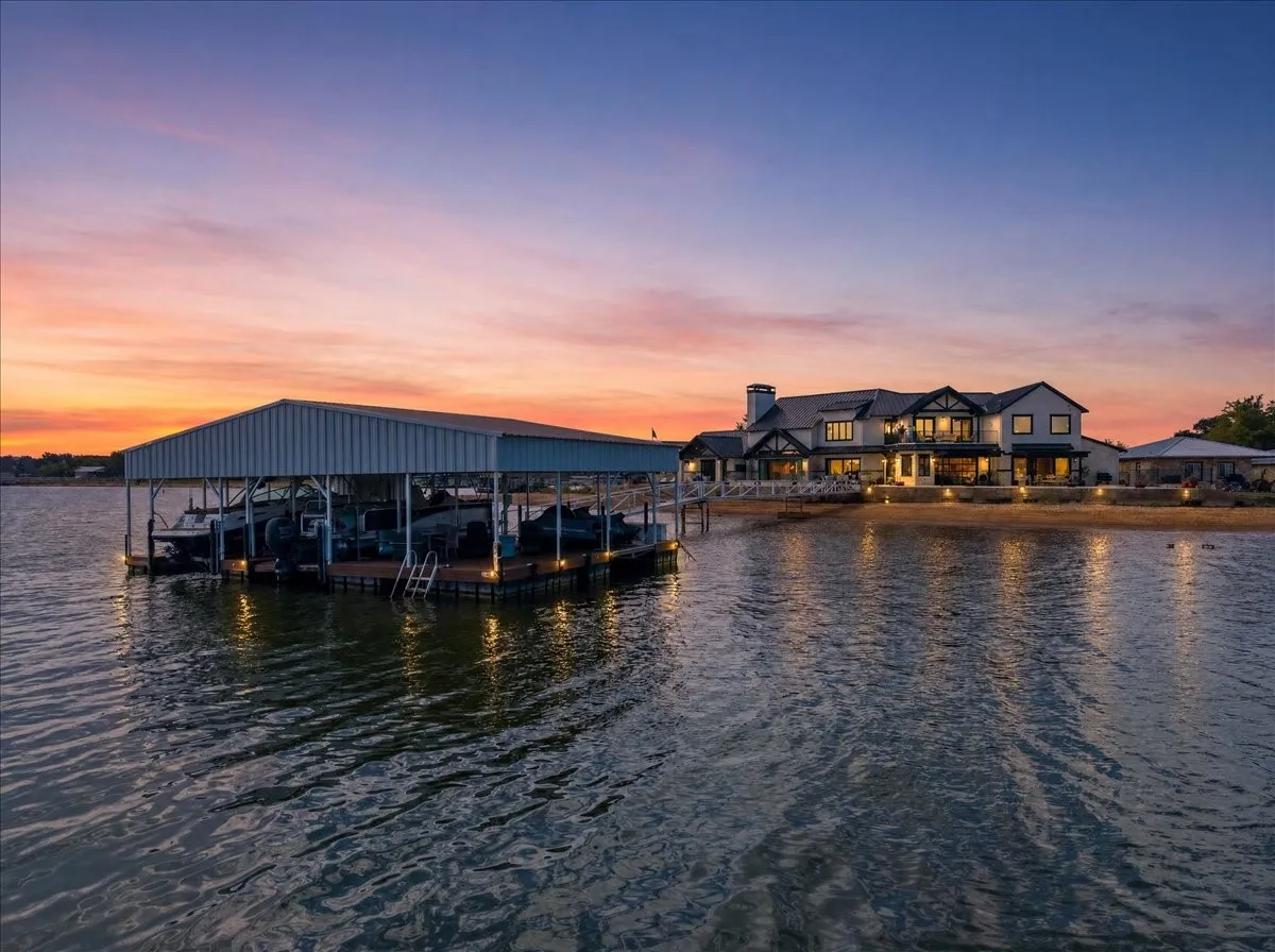 Single Family Residence For Sale in Palo Pinto County , 1011 Possum Point, Graford, Texas 76449, 5 Bedroom, 5 Bathroom, 2 Garage spaces, 5,362 Sqft, built in 2021, mls#21385630, Real Estate Agent in Graford, Homes For Sale in Palo Pinto county, Homes For Sale in Graford, Realtor in Graford Texas, Real Estate Brokerage Independent Realty Texas, Luminita Cordes Realtor