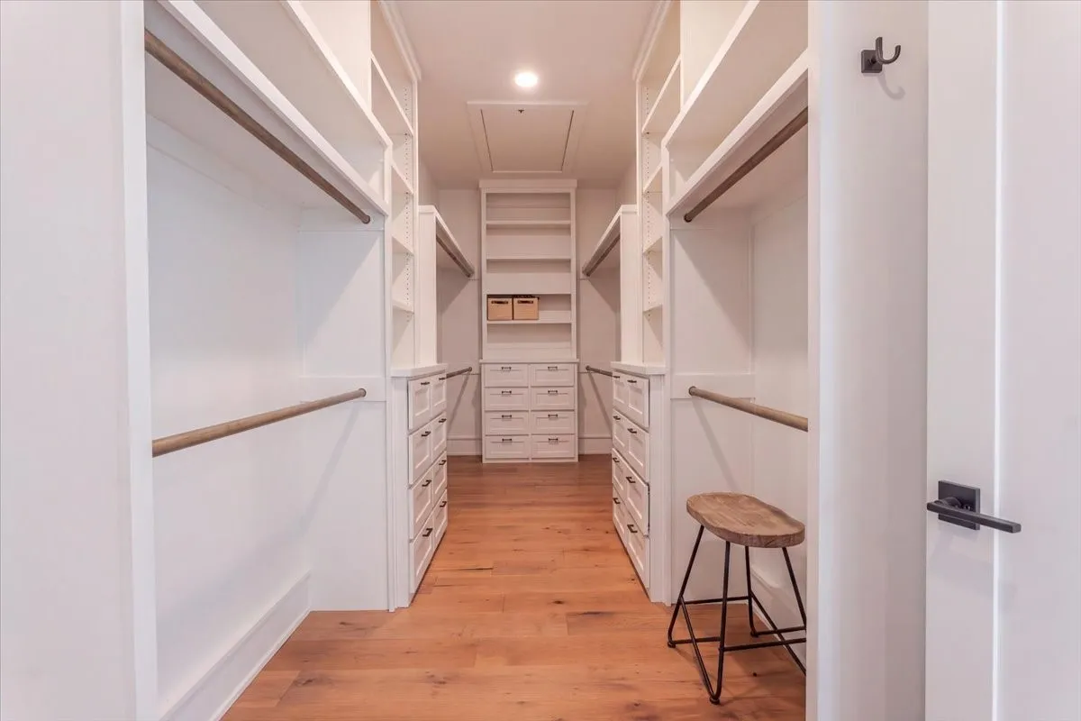 Single Family Residence For Sale in Palo Pinto County , 1011 Possum Point, Graford, Texas 76449, 5 Bedroom, 5 Bathroom, 2 Garage spaces, 5,362 Sqft, built in 2021, mls#21385630, Real Estate Agent in Graford, Homes For Sale in Palo Pinto county, Homes For Sale in Graford, Realtor in Graford Texas, Real Estate Brokerage Independent Realty Texas, Luminita Cordes Realtor