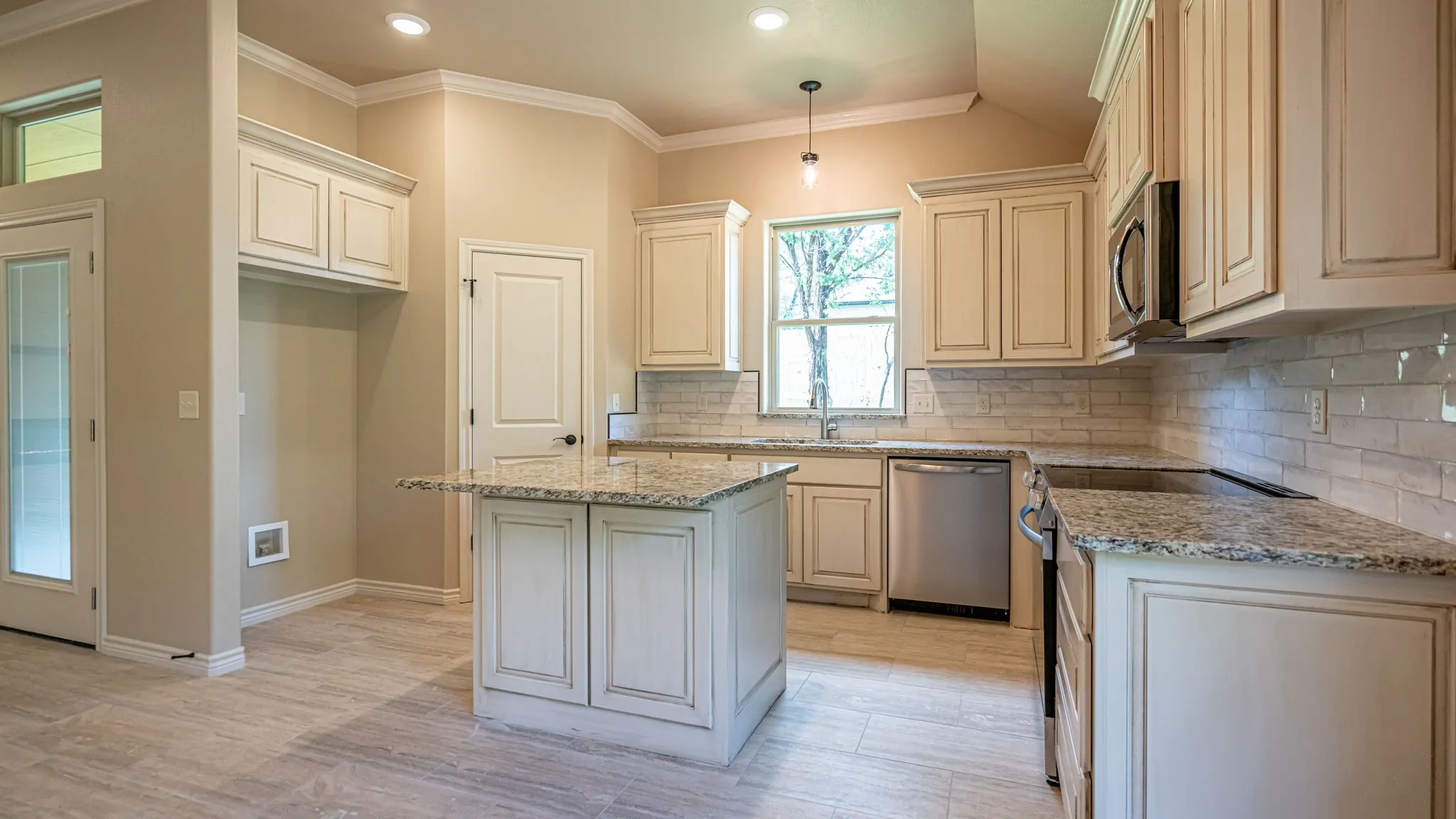Single Family Residence For Sale in Hood County , 2714 Austin Drive, Granbury, Texas 76048, 3 Bedroom, 2 Bathroom, 2 Garage spaces, 1,547 Sqft, built in 2025, mls#21386195, Real Estate Agent in Granbury, Homes For Sale in Hood county, Homes For Sale in Granbury, Realtor in Granbury Texas, Real Estate Brokerage Independent Realty Texas, Luminita Cordes Realtor