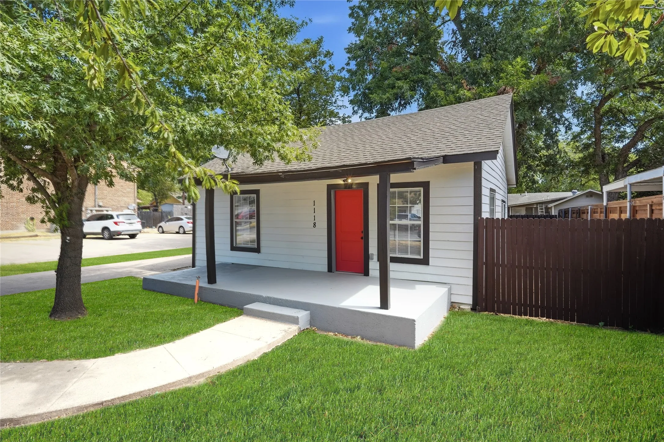 Single Family Residence For Sale in Tarrant County , 1118 Oxford Street, River Oaks, Texas 76114, 2 Bedroom, 1 Bathroom, Garage spaces, 785 Sqft, built in 1926, mls#21384914, Real Estate Agent in River Oaks, Homes For Sale in Tarrant county, Homes For Sale in River Oaks, Realtor in River Oaks Texas, Real Estate Brokerage Independent Realty Texas, Luminita Cordes Realtor