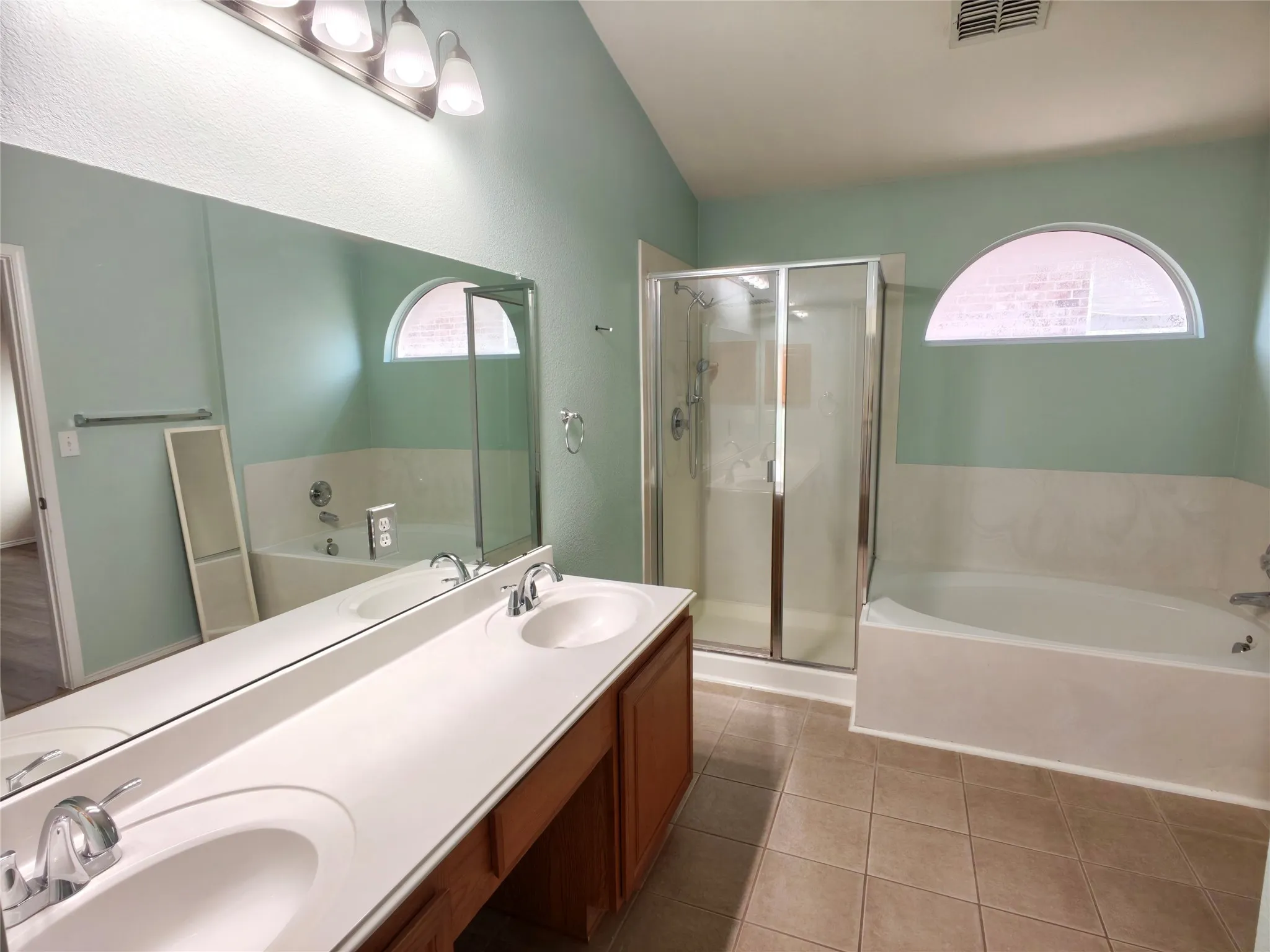 Single Family Residence For Rent in Collin County , 1304 Hansberry Drive, Allen, Texas 75002, 3 Bedroom, 2 Bathroom, 2 Garage spaces, 1,969 Sqft, built in 2003, mls#21386201, Real Estate Agent in Allen, Homes For Rent in Collin county, Homes For Rent in Allen, Realtor in Allen Texas, Real Estate Brokerage Independent Realty Texas, Luminita Cordes Realtor