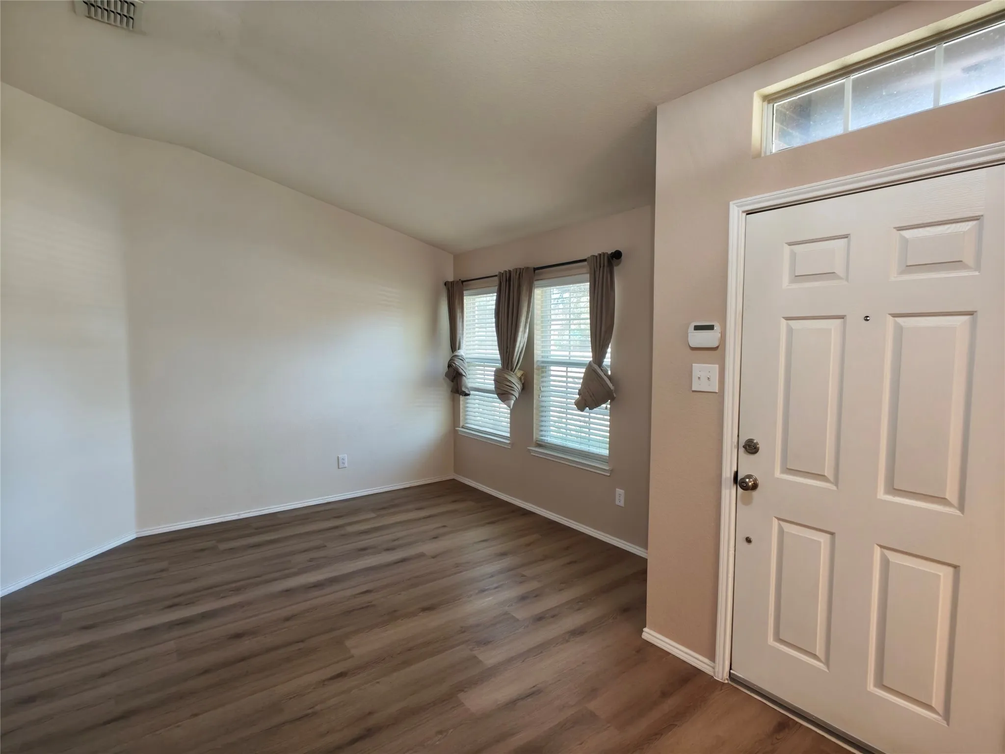 Single Family Residence For Rent in Collin County , 1304 Hansberry Drive, Allen, Texas 75002, 3 Bedroom, 2 Bathroom, 2 Garage spaces, 1,969 Sqft, built in 2003, mls#21386201, Real Estate Agent in Allen, Homes For Rent in Collin county, Homes For Rent in Allen, Realtor in Allen Texas, Real Estate Brokerage Independent Realty Texas, Luminita Cordes Realtor