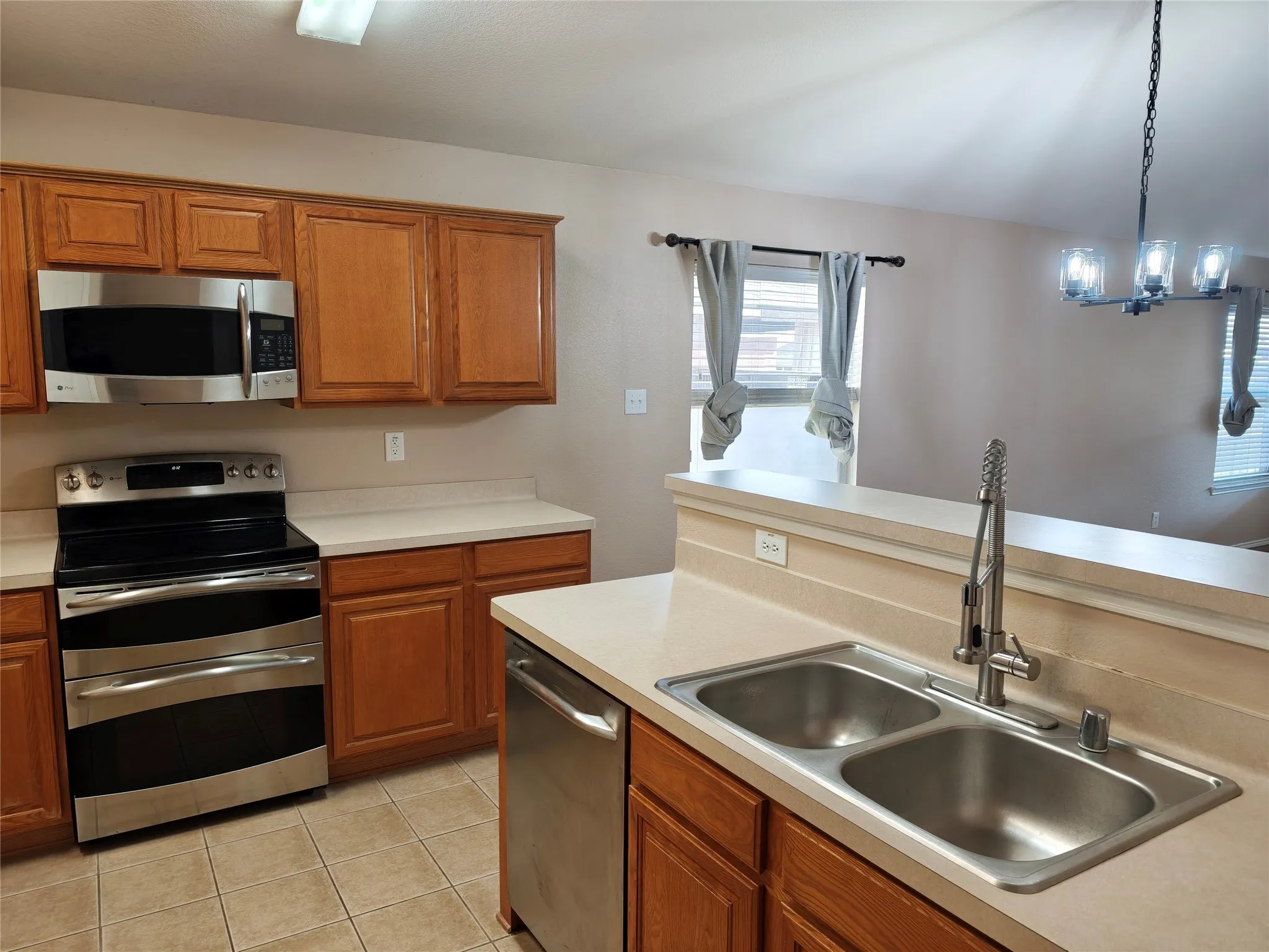 Single Family Residence For Rent in Collin County , 1304 Hansberry Drive, Allen, Texas 75002, 3 Bedroom, 2 Bathroom, 2 Garage spaces, 1,969 Sqft, built in 2003, mls#21386201, Real Estate Agent in Allen, Homes For Rent in Collin county, Homes For Rent in Allen, Realtor in Allen Texas, Real Estate Brokerage Independent Realty Texas, Luminita Cordes Realtor