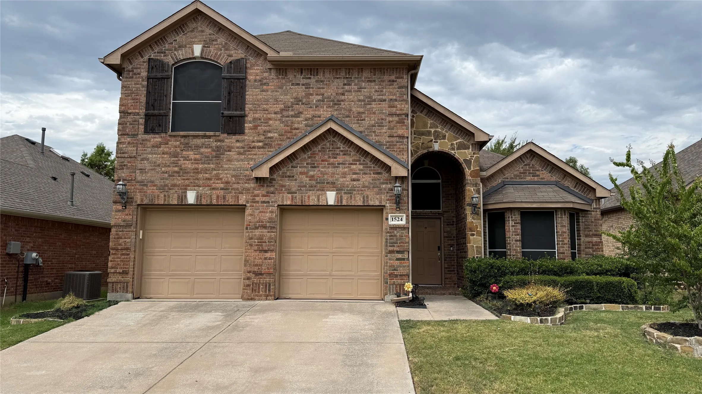 Single Family Residence For Rent in Denton County , 1524 Somerset Road, Lewisville, Texas 75067, 5 Bedroom, 4 Bathroom, 2 Garage spaces, 2,784 Sqft, built in 2012, mls#21386210, Real Estate Agent in Lewisville, Homes For Rent in Denton county, Homes For Rent in Lewisville, Realtor in Lewisville Texas, Real Estate Brokerage Independent Realty Texas, Luminita Cordes Realtor