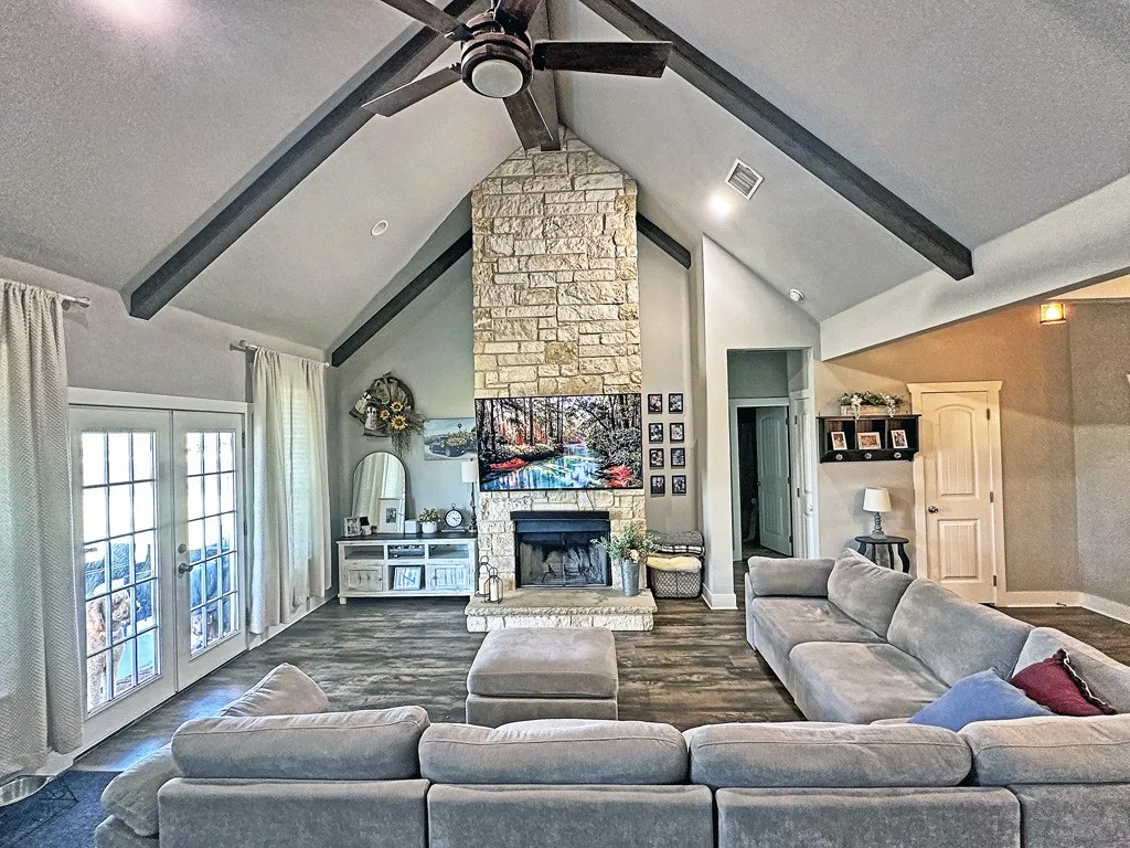 Single Family Residence For Sale in Henderson County , 6003 Sunrise, Athens, Texas 75752, 3 Bedroom, 2 Bathroom, 2 Garage spaces, 1,861 Sqft, built in 2019, mls#21386217, Real Estate Agent in Athens, Homes For Sale in Henderson county, Homes For Sale in Athens, Realtor in Athens Texas, Real Estate Brokerage Independent Realty Texas, Luminita Cordes Realtor