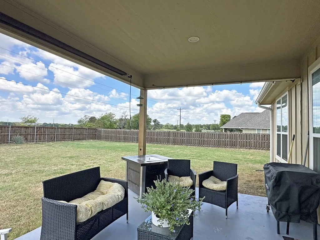Single Family Residence For Sale in Henderson County , 6003 Sunrise, Athens, Texas 75752, 3 Bedroom, 2 Bathroom, 2 Garage spaces, 1,861 Sqft, built in 2019, mls#21386217, Real Estate Agent in Athens, Homes For Sale in Henderson county, Homes For Sale in Athens, Realtor in Athens Texas, Real Estate Brokerage Independent Realty Texas, Luminita Cordes Realtor