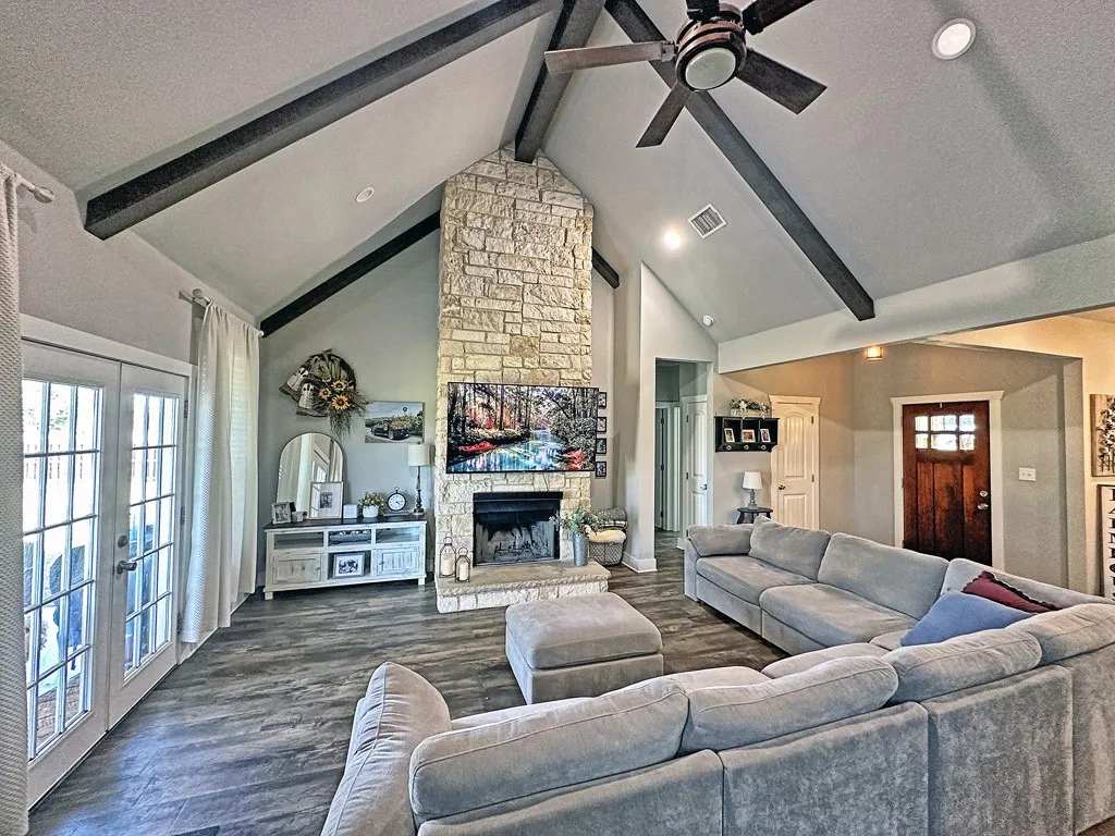 Single Family Residence For Sale in Henderson County , 6003 Sunrise, Athens, Texas 75752, 3 Bedroom, 2 Bathroom, 2 Garage spaces, 1,861 Sqft, built in 2019, mls#21386217, Real Estate Agent in Athens, Homes For Sale in Henderson county, Homes For Sale in Athens, Realtor in Athens Texas, Real Estate Brokerage Independent Realty Texas, Luminita Cordes Realtor