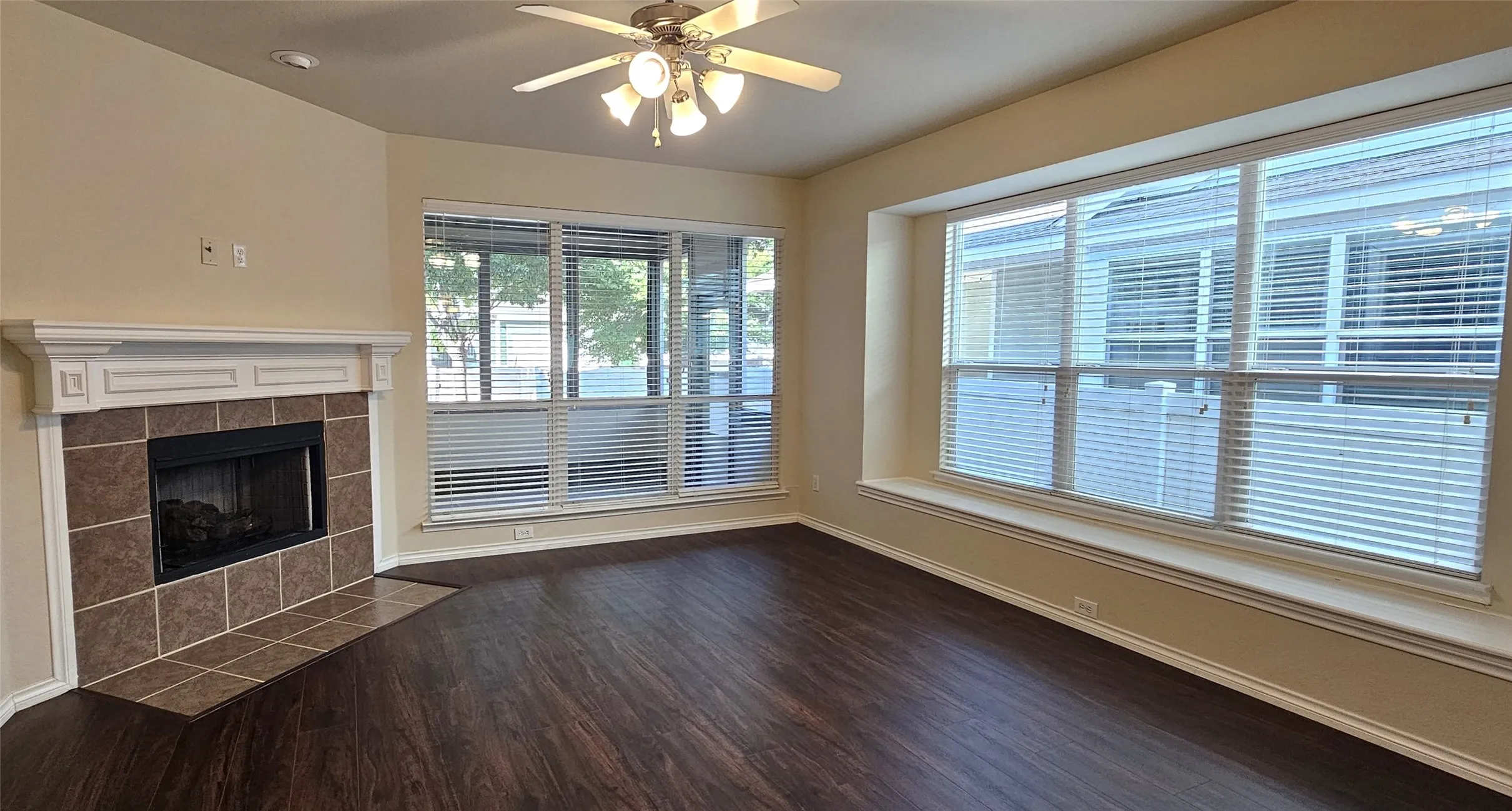 Single Family Residence For Rent in Denton County , 1117 Caudle Lane, Savannah, Texas 76227, 4 Bedroom, 4 Bathroom, 2 Garage spaces, 3,036 Sqft, built in 2008, mls#21386128, Real Estate Agent in Savannah, Homes For Rent in Denton county, Homes For Rent in Savannah, Realtor in Savannah Texas, Real Estate Brokerage Independent Realty Texas, Luminita Cordes Realtor
