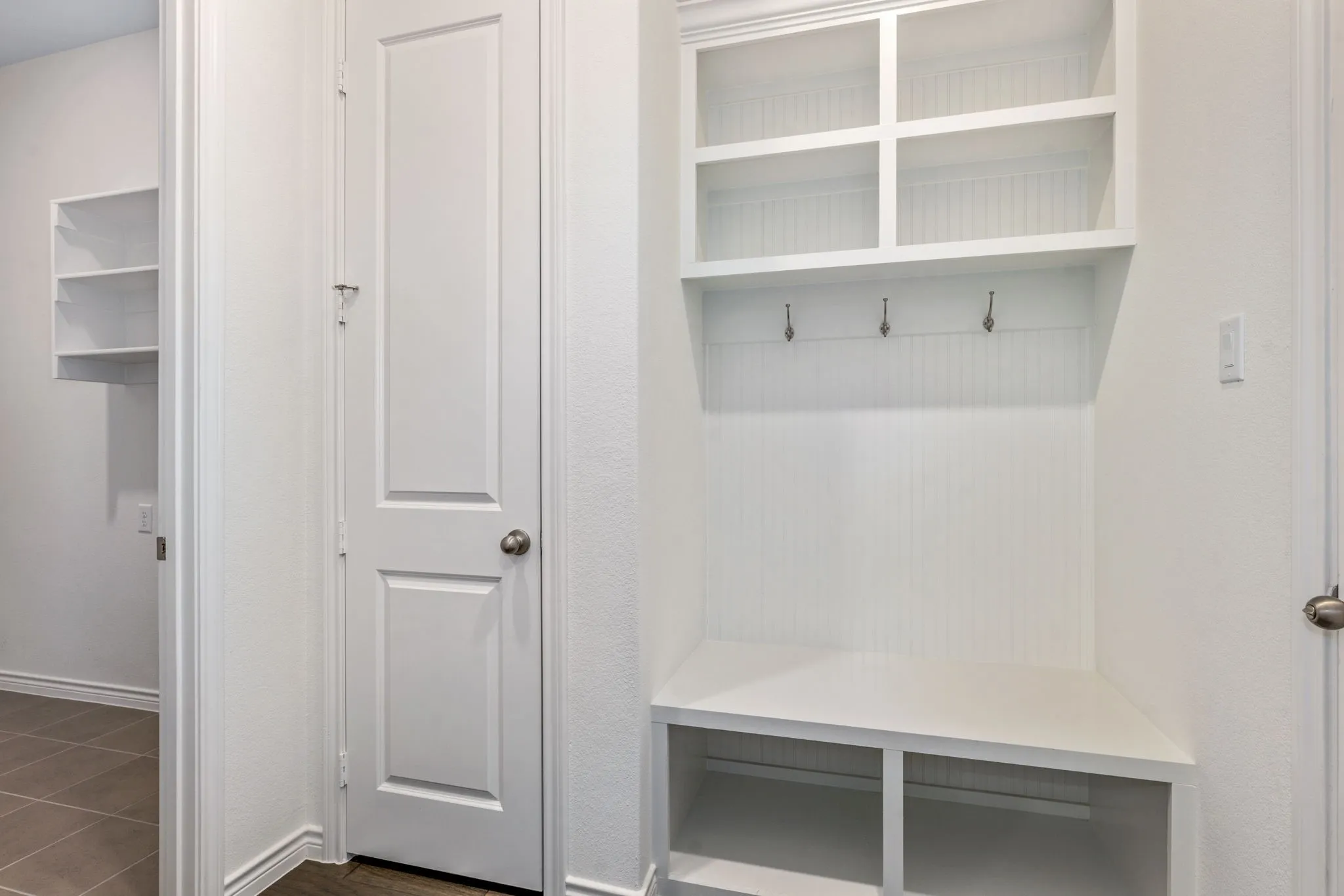 The Mud area provides organizational space.