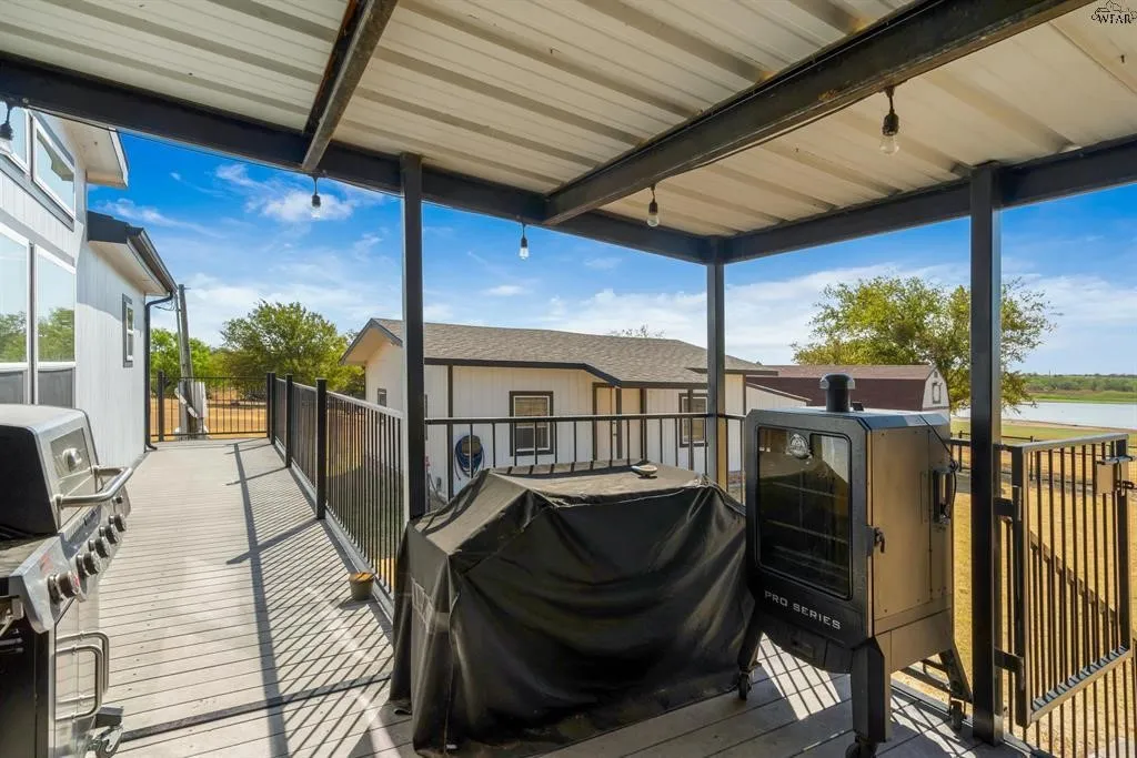 Single Family Residence For Sale in Clay County , 7653 FM 2606, Henrietta, Texas 76365, 4 Bedroom, 3 Bathroom, 1 Garage spaces, 2,280 Sqft, built in 2010, mls#21386147, Real Estate Agent in Henrietta, Homes For Sale in Clay county, Homes For Sale in Henrietta, Realtor in Henrietta Texas, Real Estate Brokerage Independent Realty Texas, Luminita Cordes Realtor