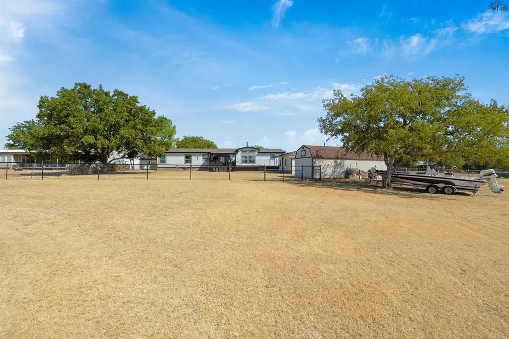 Single Family Residence For Sale in Clay County , 7653 FM 2606, Henrietta, Texas 76365, 4 Bedroom, 3 Bathroom, 1 Garage spaces, 2,280 Sqft, built in 2010, mls#21386147, Real Estate Agent in Henrietta, Homes For Sale in Clay county, Homes For Sale in Henrietta, Realtor in Henrietta Texas, Real Estate Brokerage Independent Realty Texas, Luminita Cordes Realtor