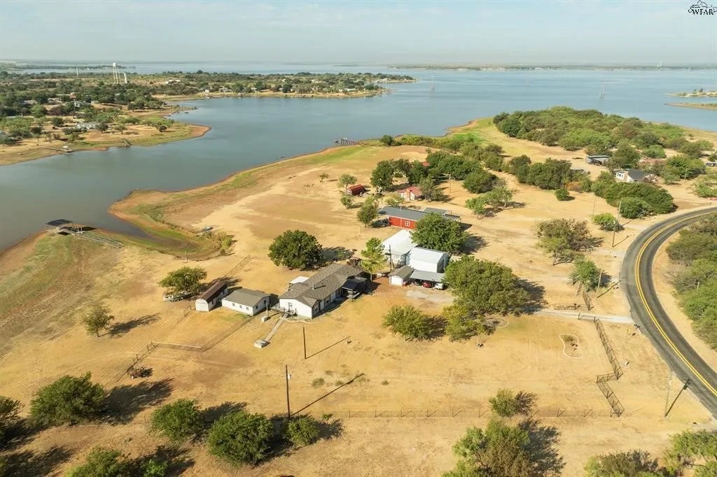 Single Family Residence For Sale in Clay County , 7653 FM 2606, Henrietta, Texas 76365, 4 Bedroom, 3 Bathroom, 1 Garage spaces, 2,280 Sqft, built in 2010, mls#21386147, Real Estate Agent in Henrietta, Homes For Sale in Clay county, Homes For Sale in Henrietta, Realtor in Henrietta Texas, Real Estate Brokerage Independent Realty Texas, Luminita Cordes Realtor