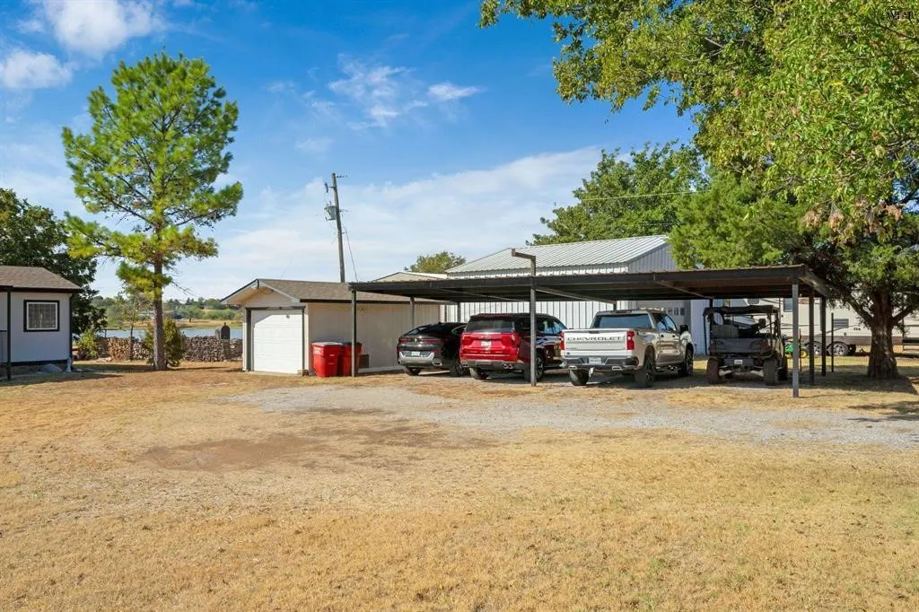 Single Family Residence For Sale in Clay County , 7653 FM 2606, Henrietta, Texas 76365, 4 Bedroom, 3 Bathroom, 1 Garage spaces, 2,280 Sqft, built in 2010, mls#21386147, Real Estate Agent in Henrietta, Homes For Sale in Clay county, Homes For Sale in Henrietta, Realtor in Henrietta Texas, Real Estate Brokerage Independent Realty Texas, Luminita Cordes Realtor