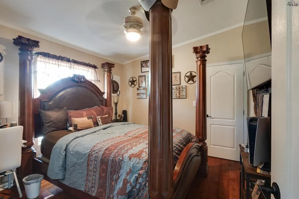 Single Family Residence For Sale in Clay County , 7653 FM 2606, Henrietta, Texas 76365, 4 Bedroom, 3 Bathroom, 1 Garage spaces, 2,280 Sqft, built in 2010, mls#21386147, Real Estate Agent in Henrietta, Homes For Sale in Clay county, Homes For Sale in Henrietta, Realtor in Henrietta Texas, Real Estate Brokerage Independent Realty Texas, Luminita Cordes Realtor