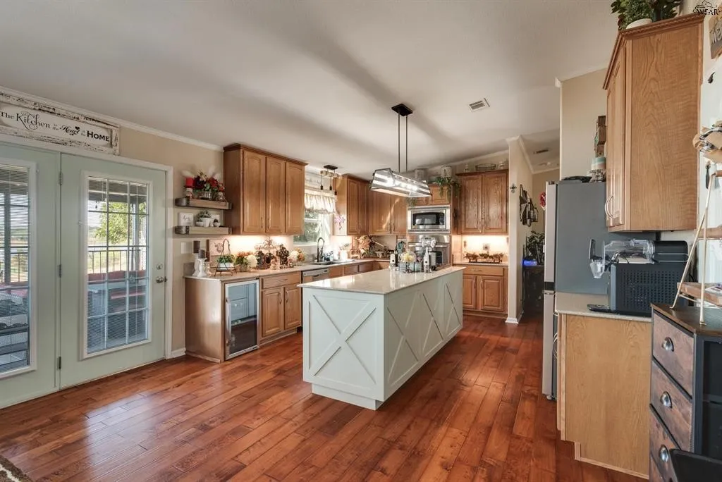 Single Family Residence For Sale in Clay County , 7653 FM 2606, Henrietta, Texas 76365, 4 Bedroom, 3 Bathroom, 1 Garage spaces, 2,280 Sqft, built in 2010, mls#21386147, Real Estate Agent in Henrietta, Homes For Sale in Clay county, Homes For Sale in Henrietta, Realtor in Henrietta Texas, Real Estate Brokerage Independent Realty Texas, Luminita Cordes Realtor