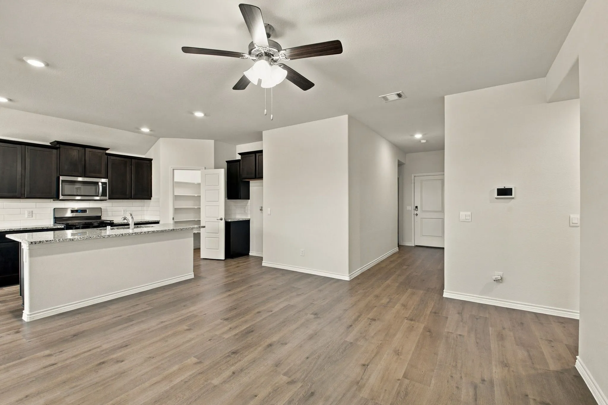 Single Family Residence For Sale in Collin County , 7424 Alfriston Place, Mc Kinney, Texas 75071, 3 Bedroom, 2 Bathroom, 2 Garage spaces, 1,480 Sqft, built in 2024, mls#21386215, Real Estate Agent in Mc Kinney, Homes For Sale in Collin county, Homes For Sale in Mc Kinney, Realtor in Mc Kinney Texas, Real Estate Brokerage Independent Realty Texas, Luminita Cordes Realtor