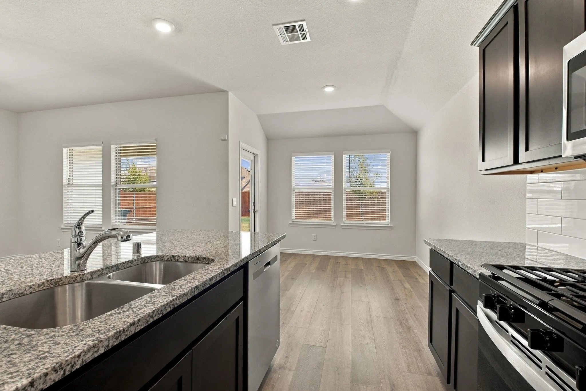 Single Family Residence For Sale in Collin County , 7424 Alfriston Place, Mc Kinney, Texas 75071, 3 Bedroom, 2 Bathroom, 2 Garage spaces, 1,480 Sqft, built in 2024, mls#21386215, Real Estate Agent in Mc Kinney, Homes For Sale in Collin county, Homes For Sale in Mc Kinney, Realtor in Mc Kinney Texas, Real Estate Brokerage Independent Realty Texas, Luminita Cordes Realtor
