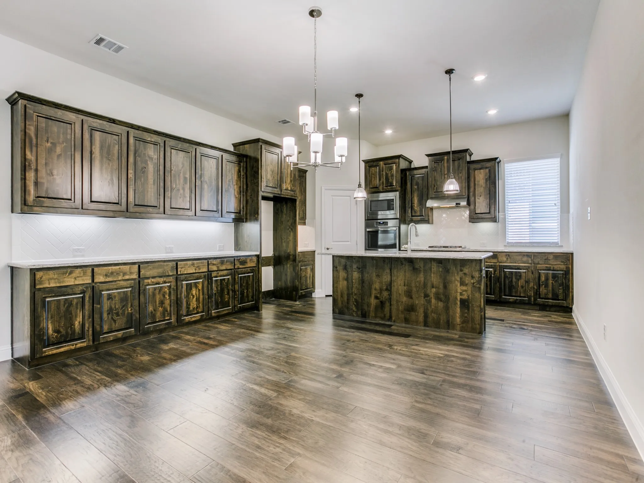 Single Family Residence For Rent in Collin County , 2215 Yorktown Drive, Melissa, Texas 75454, 4 Bedroom, 3 Bathroom, 2 Garage spaces, 2,339 Sqft, built in 2017, mls#21386212, Real Estate Agent in Melissa, Homes For Rent in Collin county, Homes For Rent in Melissa, Realtor in Melissa Texas, Real Estate Brokerage Independent Realty Texas, Luminita Cordes Realtor