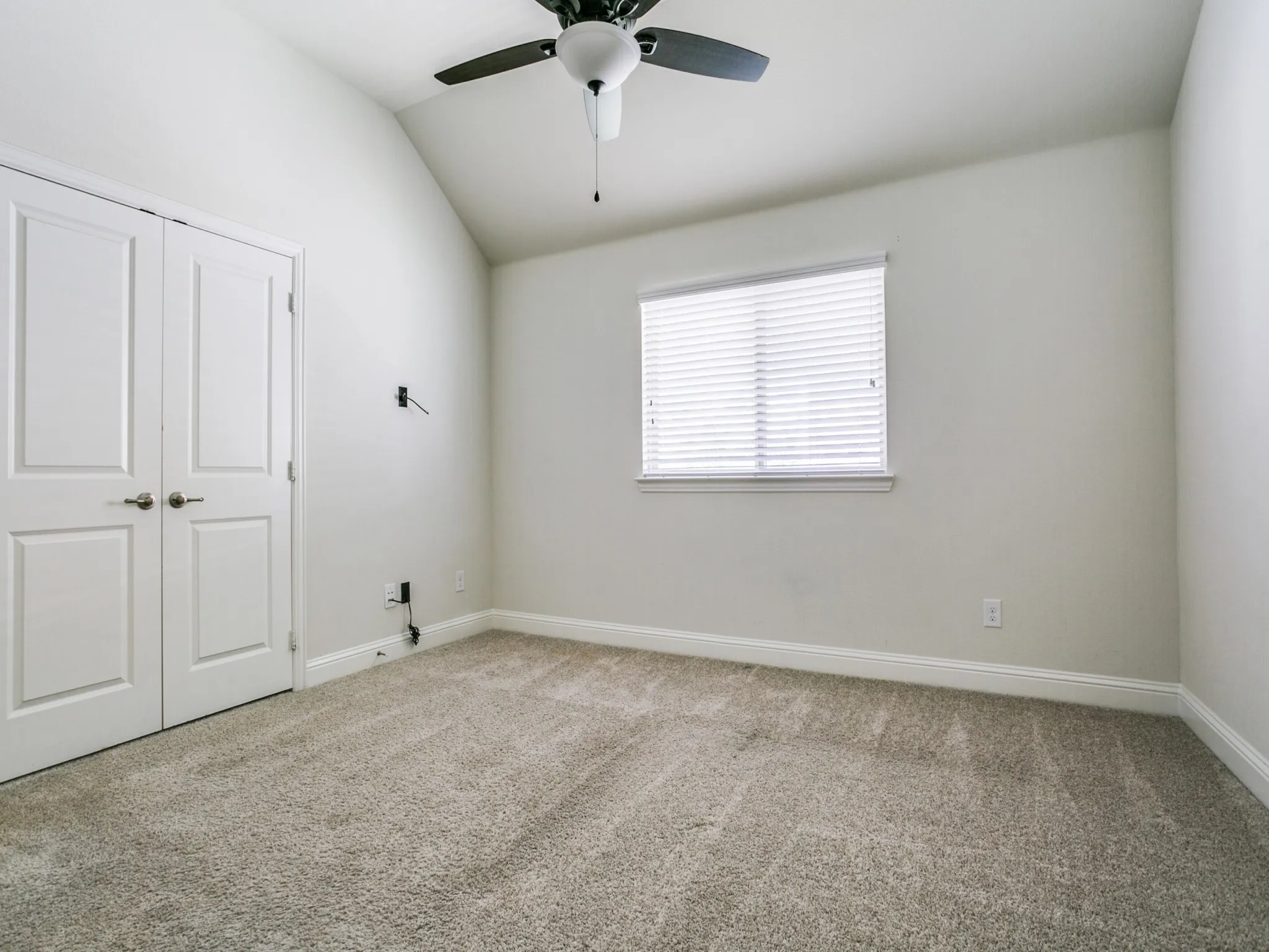 Single Family Residence For Rent in Collin County , 2215 Yorktown Drive, Melissa, Texas 75454, 4 Bedroom, 3 Bathroom, 2 Garage spaces, 2,339 Sqft, built in 2017, mls#21386212, Real Estate Agent in Melissa, Homes For Rent in Collin county, Homes For Rent in Melissa, Realtor in Melissa Texas, Real Estate Brokerage Independent Realty Texas, Luminita Cordes Realtor