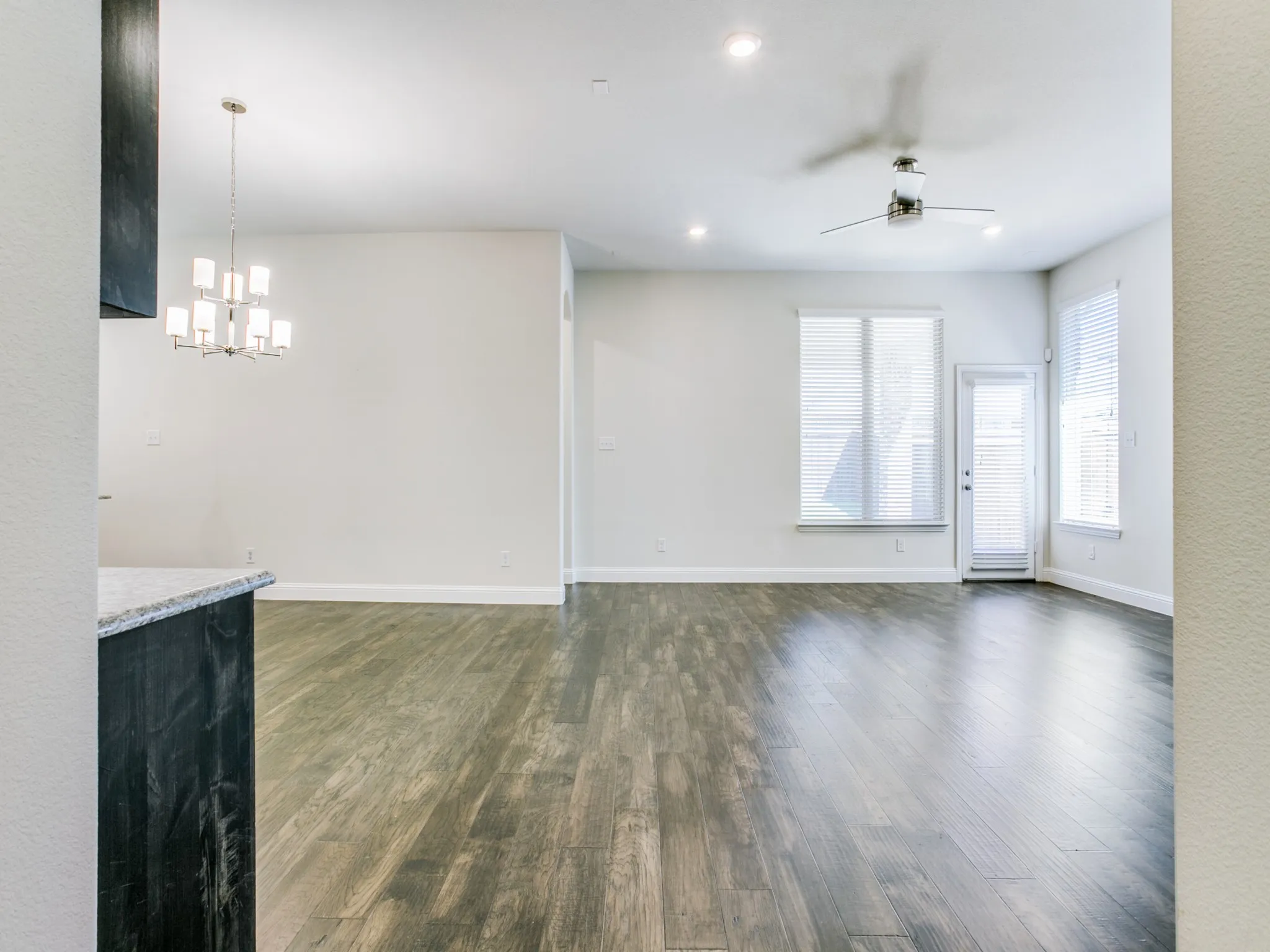 Single Family Residence For Rent in Collin County , 2215 Yorktown Drive, Melissa, Texas 75454, 4 Bedroom, 3 Bathroom, 2 Garage spaces, 2,339 Sqft, built in 2017, mls#21386212, Real Estate Agent in Melissa, Homes For Rent in Collin county, Homes For Rent in Melissa, Realtor in Melissa Texas, Real Estate Brokerage Independent Realty Texas, Luminita Cordes Realtor