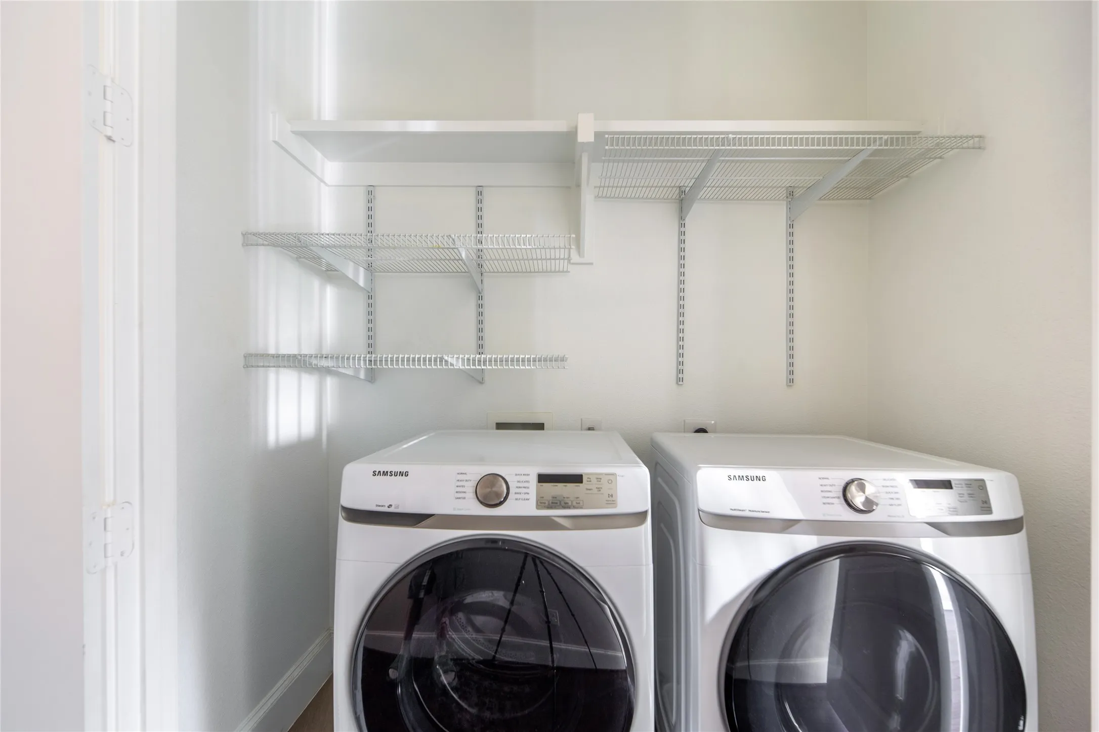 Townhouse For Rent in Dallas County , 4116 Runyon Road, Addison, Texas 75001, 3 Bedroom, 4 Bathroom, 2 Garage spaces, 2,588 Sqft, built in 2018, mls#21386237, Real Estate Agent in Addison, Homes For Rent in Dallas county, Homes For Rent in Addison, Realtor in Addison Texas, Real Estate Brokerage Independent Realty Texas, Luminita Cordes Realtor