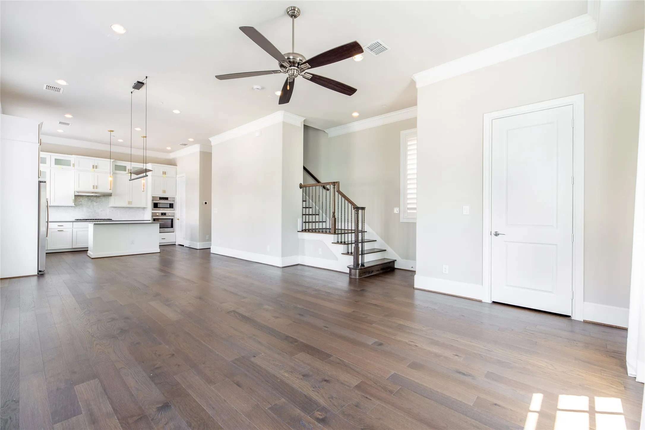 Townhouse For Rent in Dallas County , 4116 Runyon Road, Addison, Texas 75001, 3 Bedroom, 4 Bathroom, 2 Garage spaces, 2,588 Sqft, built in 2018, mls#21386237, Real Estate Agent in Addison, Homes For Rent in Dallas county, Homes For Rent in Addison, Realtor in Addison Texas, Real Estate Brokerage Independent Realty Texas, Luminita Cordes Realtor