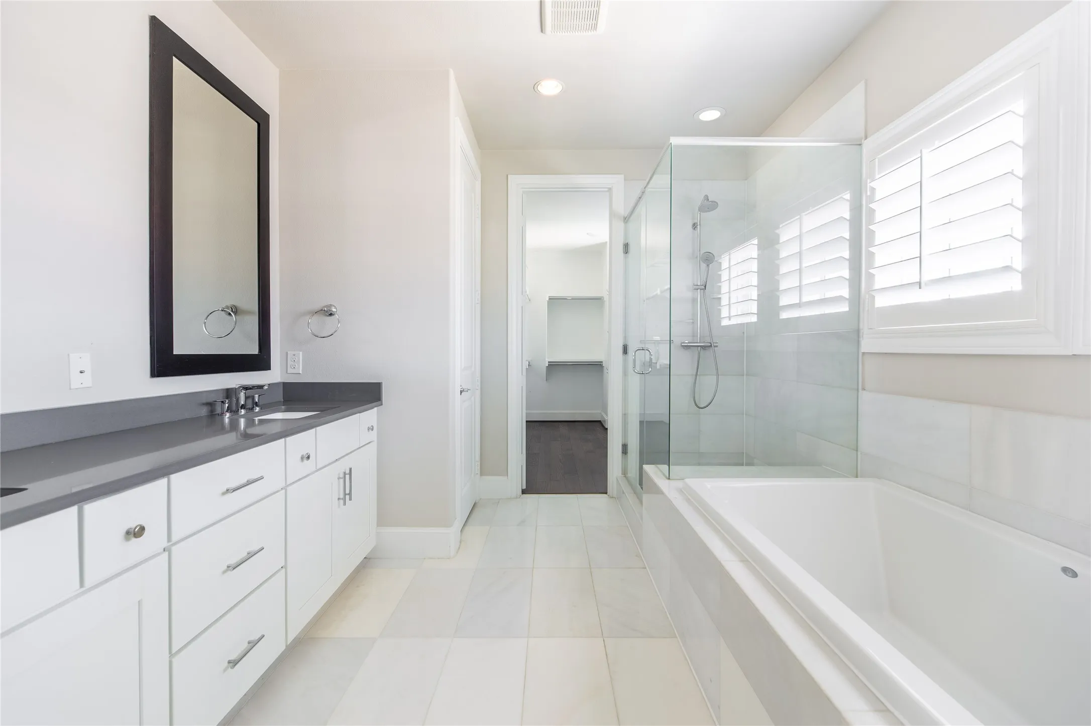 Townhouse For Rent in Dallas County , 4116 Runyon Road, Addison, Texas 75001, 3 Bedroom, 4 Bathroom, 2 Garage spaces, 2,588 Sqft, built in 2018, mls#21386237, Real Estate Agent in Addison, Homes For Rent in Dallas county, Homes For Rent in Addison, Realtor in Addison Texas, Real Estate Brokerage Independent Realty Texas, Luminita Cordes Realtor