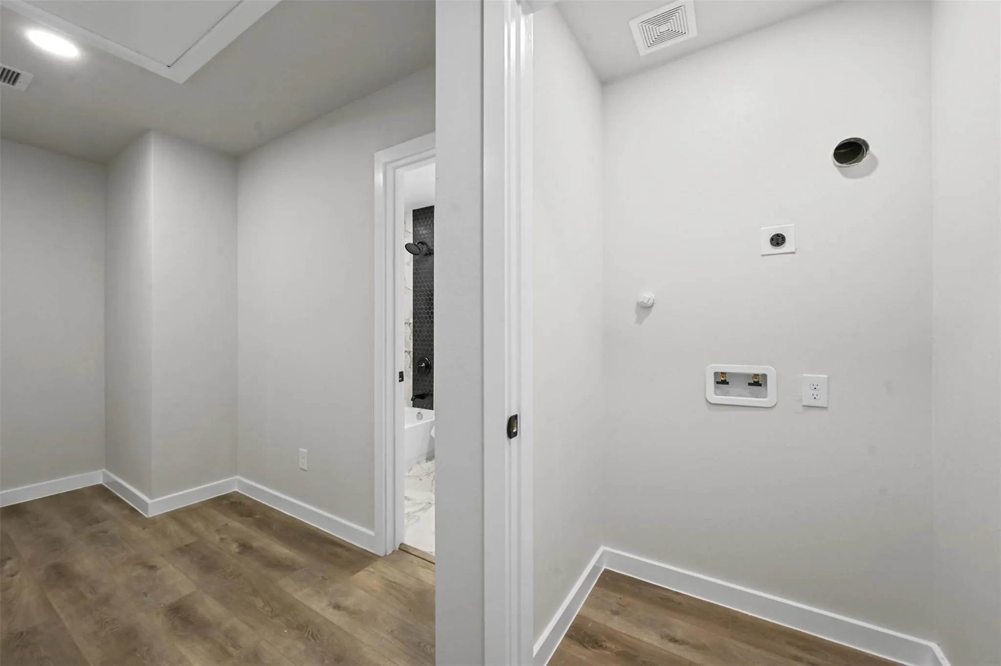 Duplex For Rent in Dallas County , 2409 Jeffries Street, Dallas, Texas 75215, 4 Bedroom, 3 Bathroom, 1 Garage spaces, 1,742 Sqft, built in 2024, mls#21386239, Real Estate Agent in Dallas, Homes For Rent in Dallas county, Homes For Rent in Dallas, Realtor in Dallas Texas, Real Estate Brokerage Independent Realty Texas, Luminita Cordes Realtor
