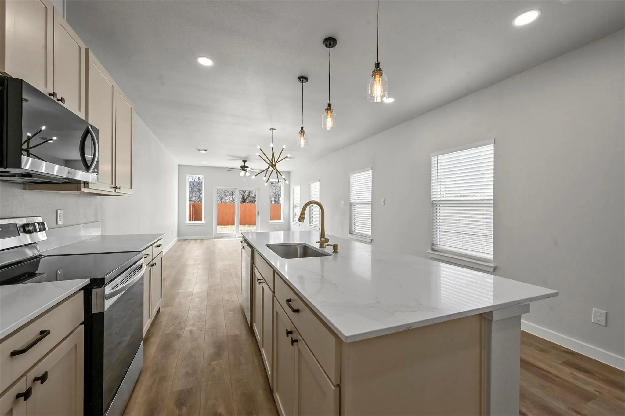 Duplex For Rent in Dallas County , 2409 Jeffries Street, Dallas, Texas 75215, 4 Bedroom, 3 Bathroom, 1 Garage spaces, 1,742 Sqft, built in 2024, mls#21386239, Real Estate Agent in Dallas, Homes For Rent in Dallas county, Homes For Rent in Dallas, Realtor in Dallas Texas, Real Estate Brokerage Independent Realty Texas, Luminita Cordes Realtor