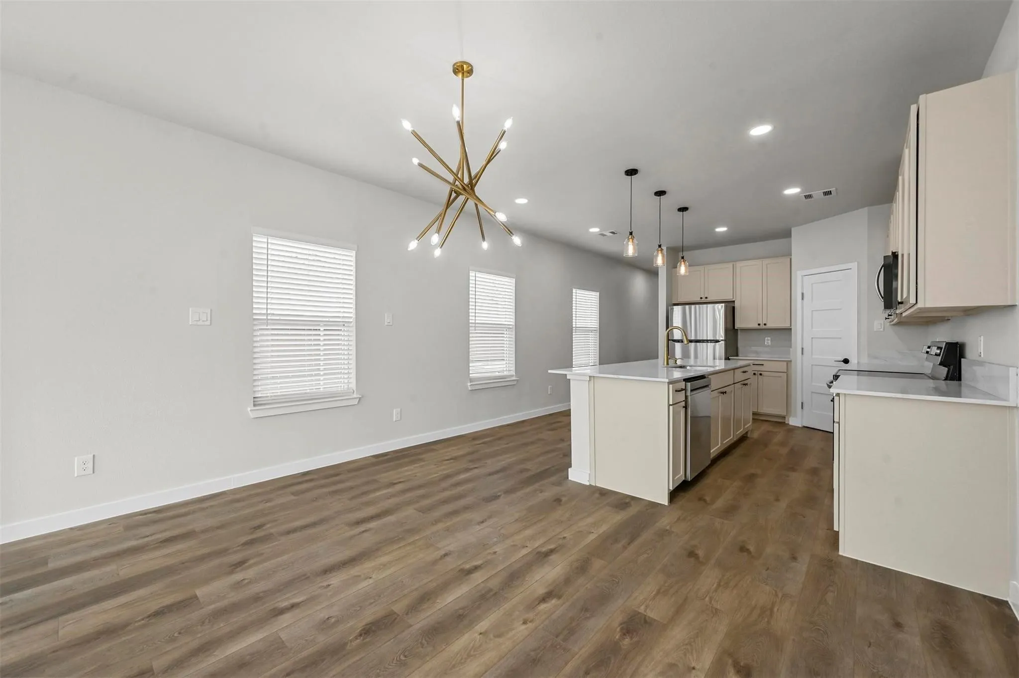 Duplex For Rent in Dallas County , 2409 Jeffries Street, Dallas, Texas 75215, 4 Bedroom, 3 Bathroom, 1 Garage spaces, 1,742 Sqft, built in 2024, mls#21386239, Real Estate Agent in Dallas, Homes For Rent in Dallas county, Homes For Rent in Dallas, Realtor in Dallas Texas, Real Estate Brokerage Independent Realty Texas, Luminita Cordes Realtor