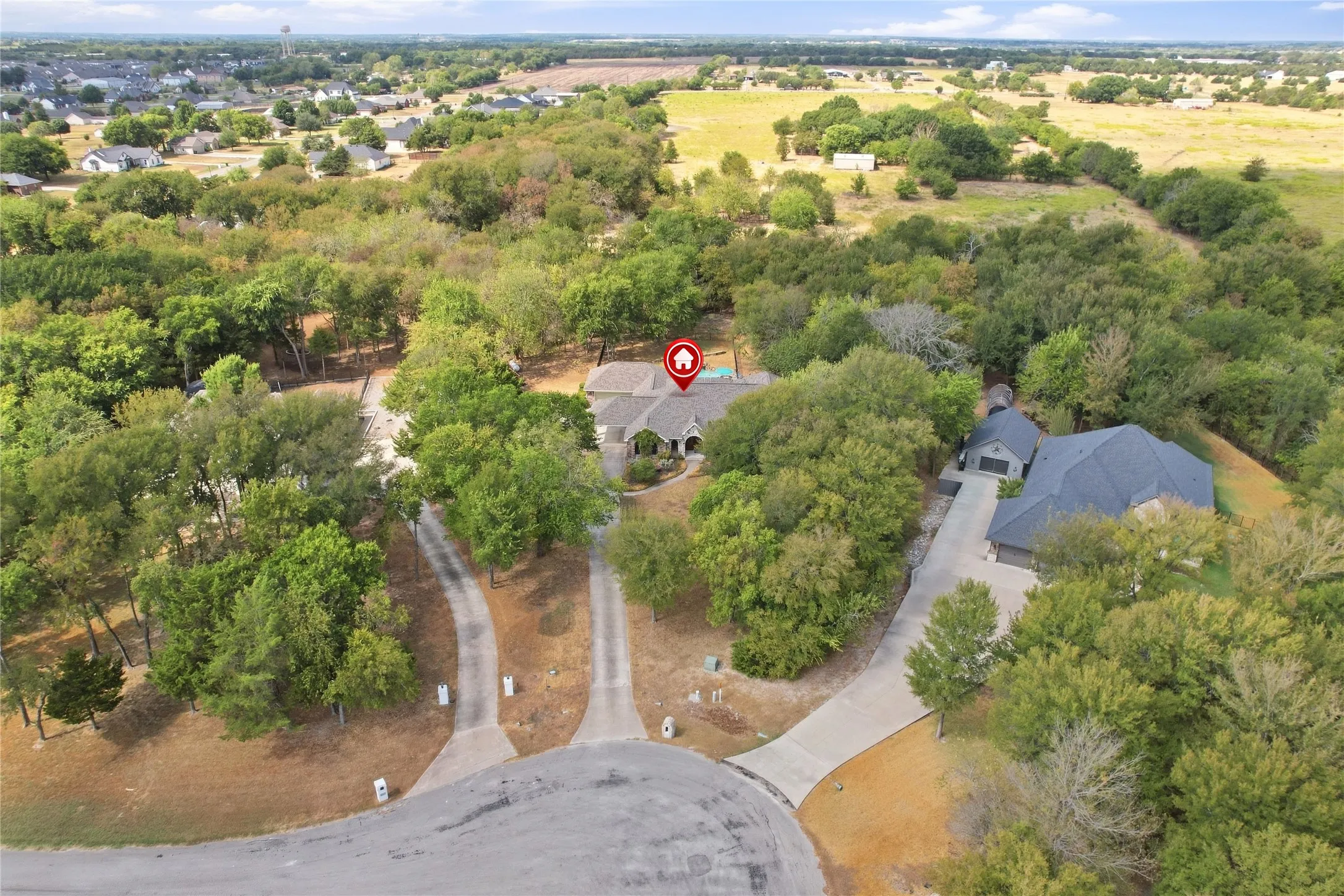 Single Family Residence For Sale in Collin County , 13989 Windham Drive, Van Alstyne, Texas 75495, 4 Bedroom, 4 Bathroom, 2 Garage spaces, 3,733 Sqft, built in 2004, mls#21385236, Real Estate Agent in Van Alstyne, Homes For Sale in Collin county, Homes For Sale in Van Alstyne, Realtor in Van Alstyne Texas, Real Estate Brokerage Independent Realty Texas, Luminita Cordes Realtor