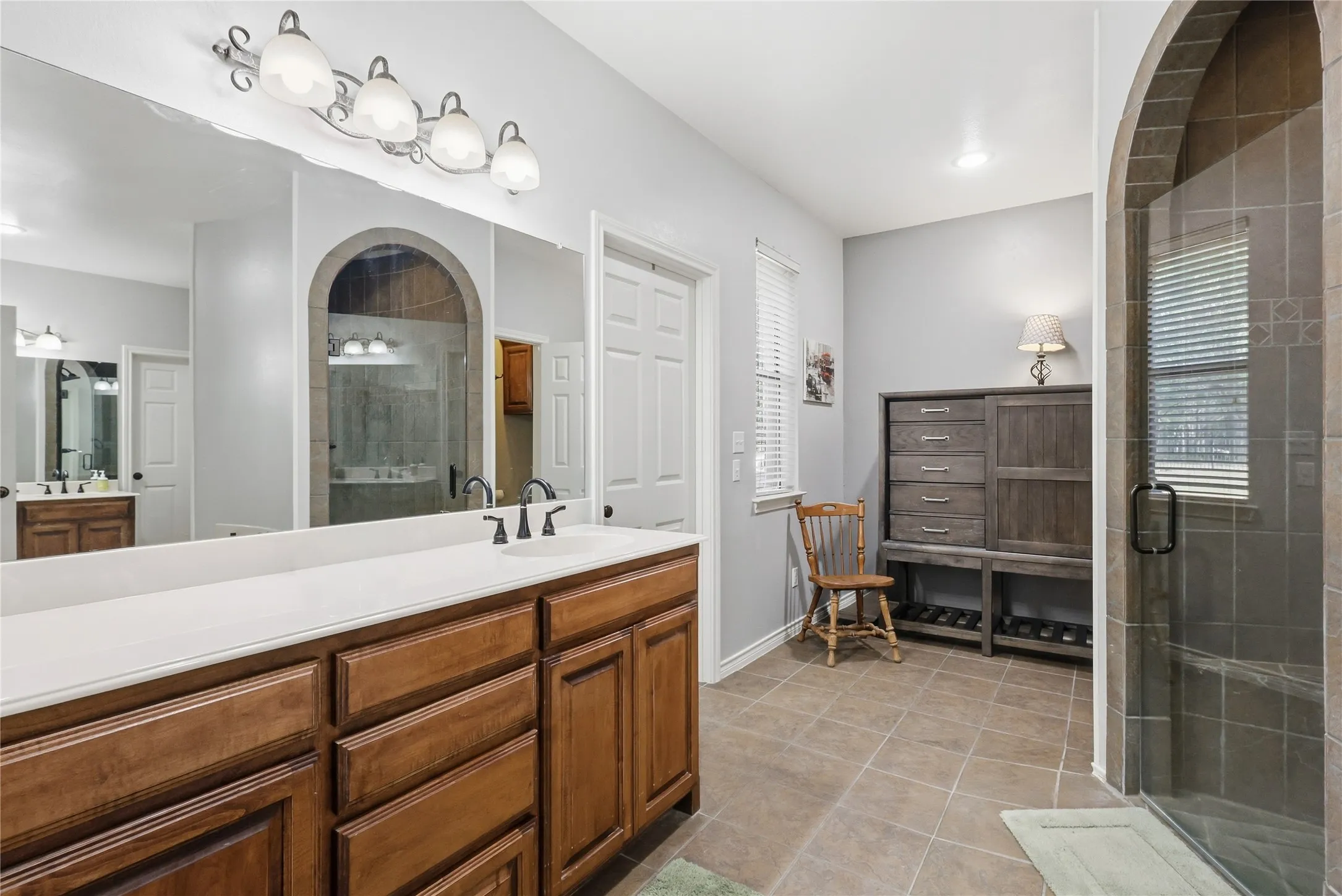 Single Family Residence For Sale in Collin County , 13989 Windham Drive, Van Alstyne, Texas 75495, 4 Bedroom, 4 Bathroom, 2 Garage spaces, 3,733 Sqft, built in 2004, mls#21385236, Real Estate Agent in Van Alstyne, Homes For Sale in Collin county, Homes For Sale in Van Alstyne, Realtor in Van Alstyne Texas, Real Estate Brokerage Independent Realty Texas, Luminita Cordes Realtor