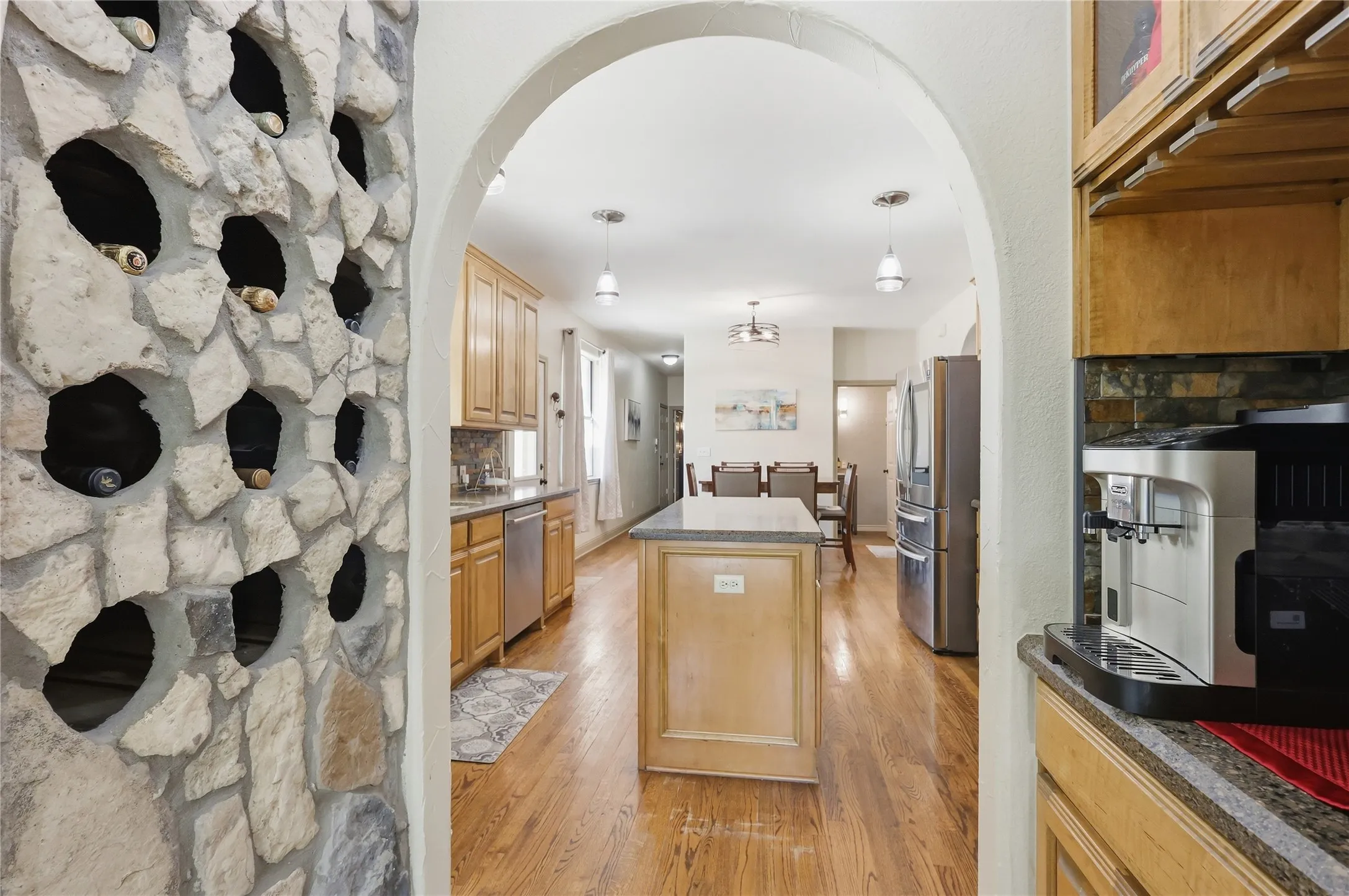 Single Family Residence For Sale in Collin County , 13989 Windham Drive, Van Alstyne, Texas 75495, 4 Bedroom, 4 Bathroom, 2 Garage spaces, 3,733 Sqft, built in 2004, mls#21385236, Real Estate Agent in Van Alstyne, Homes For Sale in Collin county, Homes For Sale in Van Alstyne, Realtor in Van Alstyne Texas, Real Estate Brokerage Independent Realty Texas, Luminita Cordes Realtor