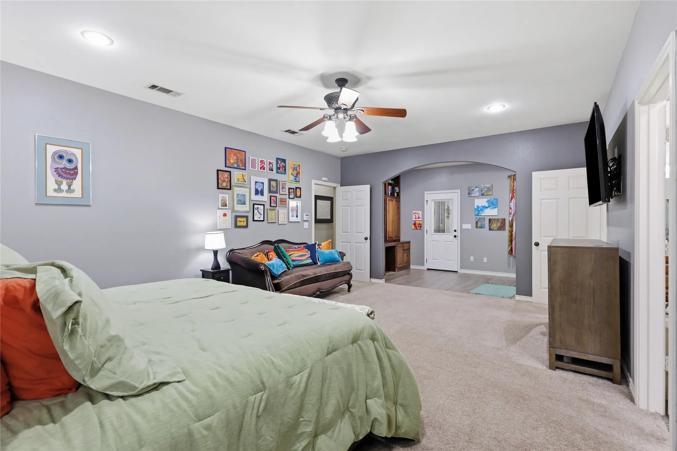 Single Family Residence For Sale in Collin County , 13989 Windham Drive, Van Alstyne, Texas 75495, 4 Bedroom, 4 Bathroom, 2 Garage spaces, 3,733 Sqft, built in 2004, mls#21385236, Real Estate Agent in Van Alstyne, Homes For Sale in Collin county, Homes For Sale in Van Alstyne, Realtor in Van Alstyne Texas, Real Estate Brokerage Independent Realty Texas, Luminita Cordes Realtor
