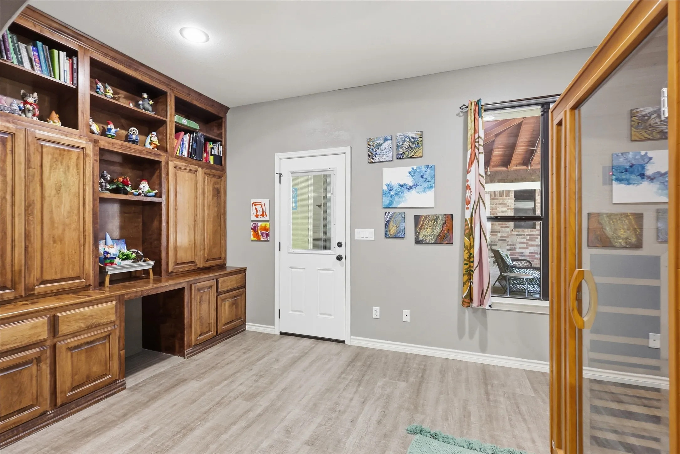 Single Family Residence For Sale in Collin County , 13989 Windham Drive, Van Alstyne, Texas 75495, 4 Bedroom, 4 Bathroom, 2 Garage spaces, 3,733 Sqft, built in 2004, mls#21385236, Real Estate Agent in Van Alstyne, Homes For Sale in Collin county, Homes For Sale in Van Alstyne, Realtor in Van Alstyne Texas, Real Estate Brokerage Independent Realty Texas, Luminita Cordes Realtor