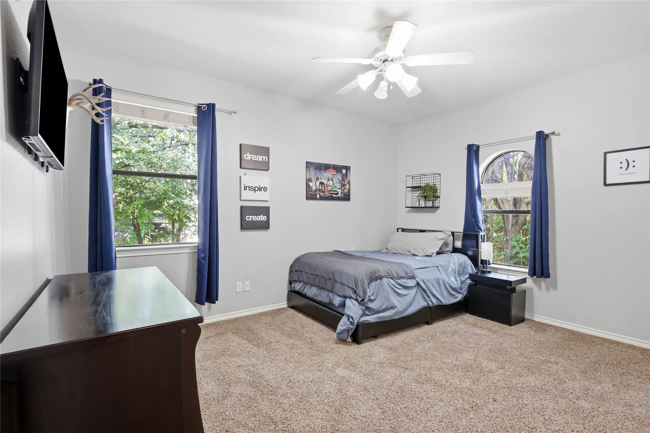 Single Family Residence For Sale in Collin County , 13989 Windham Drive, Van Alstyne, Texas 75495, 4 Bedroom, 4 Bathroom, 2 Garage spaces, 3,733 Sqft, built in 2004, mls#21385236, Real Estate Agent in Van Alstyne, Homes For Sale in Collin county, Homes For Sale in Van Alstyne, Realtor in Van Alstyne Texas, Real Estate Brokerage Independent Realty Texas, Luminita Cordes Realtor