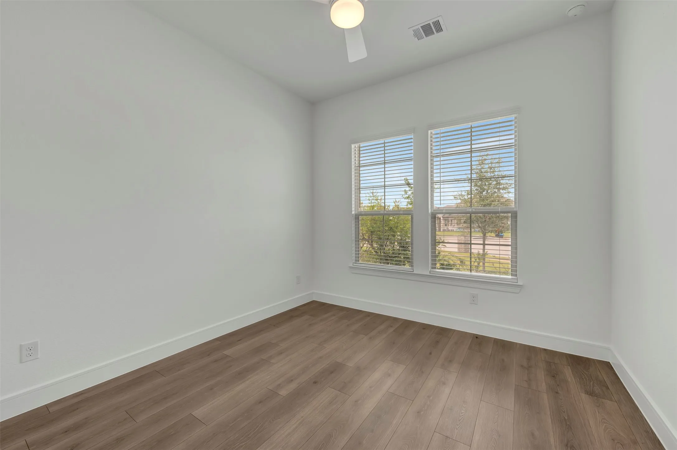 Single Family Residence For Sale in Rockwall County , 920 Wood Duck Court, Heath, Texas 75126, 4 Bedroom, 3 Bathroom, 4 Garage spaces, 2,850 Sqft, built in 2026, mls#21386248, Real Estate Agent in Heath, Homes For Sale in Rockwall county, Homes For Sale in Heath, Realtor in Heath Texas, Real Estate Brokerage Independent Realty Texas, Luminita Cordes Realtor