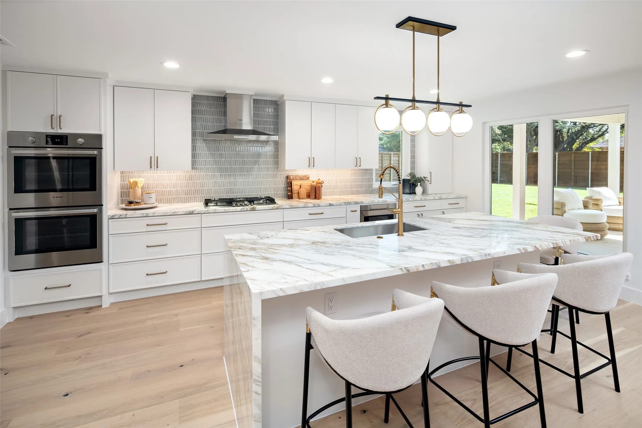 Single Family Residence For Sale in Collin County , 3105 Canyon Creek Drive, Richardson, Texas 75080, 5 Bedroom, 5 Bathroom, 2 Garage spaces, 4,603 Sqft, built in 1972, mls#21386245, Real Estate Agent in Richardson, Homes For Sale in Collin county, Homes For Sale in Richardson, Realtor in Richardson Texas, Real Estate Brokerage Independent Realty Texas, Luminita Cordes Realtor