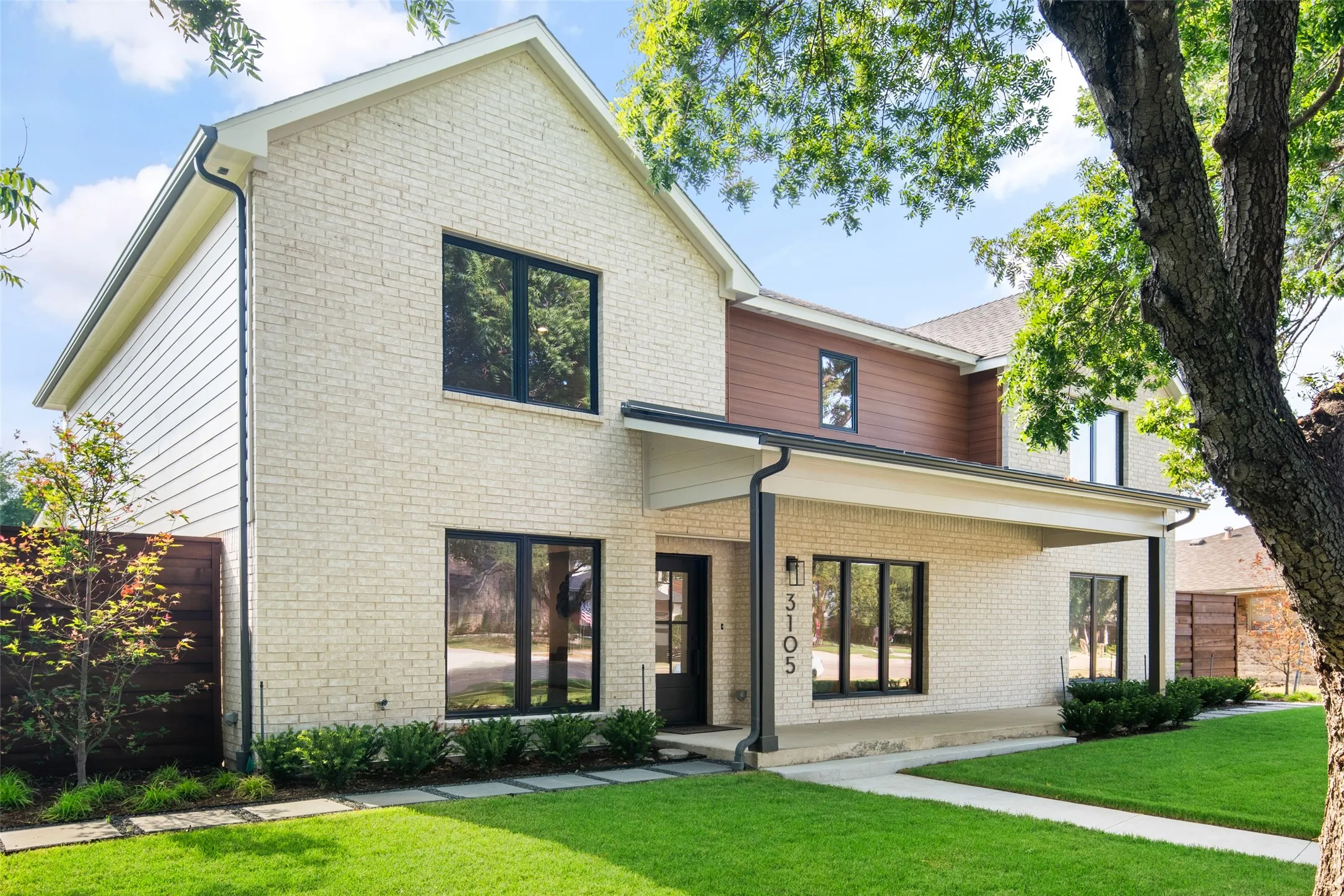 Single Family Residence For Sale in Collin County , 3105 Canyon Creek Drive, Richardson, Texas 75080, 5 Bedroom, 5 Bathroom, 2 Garage spaces, 4,603 Sqft, built in 1972, mls#21386245, Real Estate Agent in Richardson, Homes For Sale in Collin county, Homes For Sale in Richardson, Realtor in Richardson Texas, Real Estate Brokerage Independent Realty Texas, Luminita Cordes Realtor
