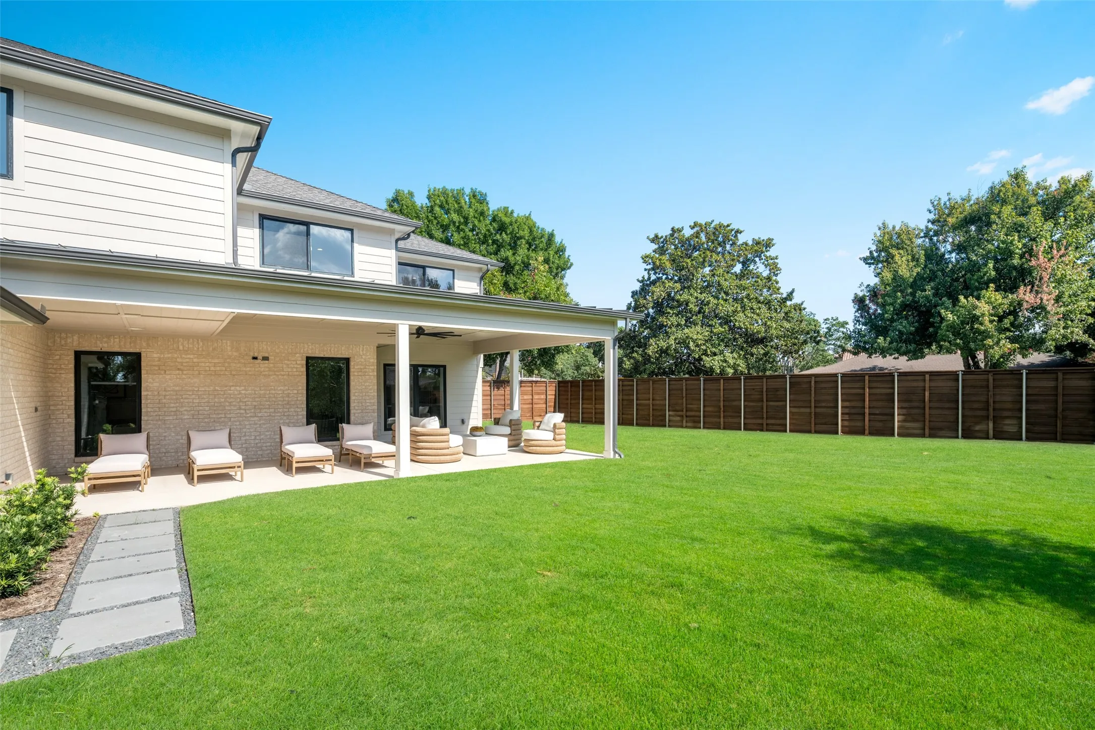 Single Family Residence For Sale in Collin County , 3105 Canyon Creek Drive, Richardson, Texas 75080, 5 Bedroom, 5 Bathroom, 2 Garage spaces, 4,603 Sqft, built in 1972, mls#21386245, Real Estate Agent in Richardson, Homes For Sale in Collin county, Homes For Sale in Richardson, Realtor in Richardson Texas, Real Estate Brokerage Independent Realty Texas, Luminita Cordes Realtor