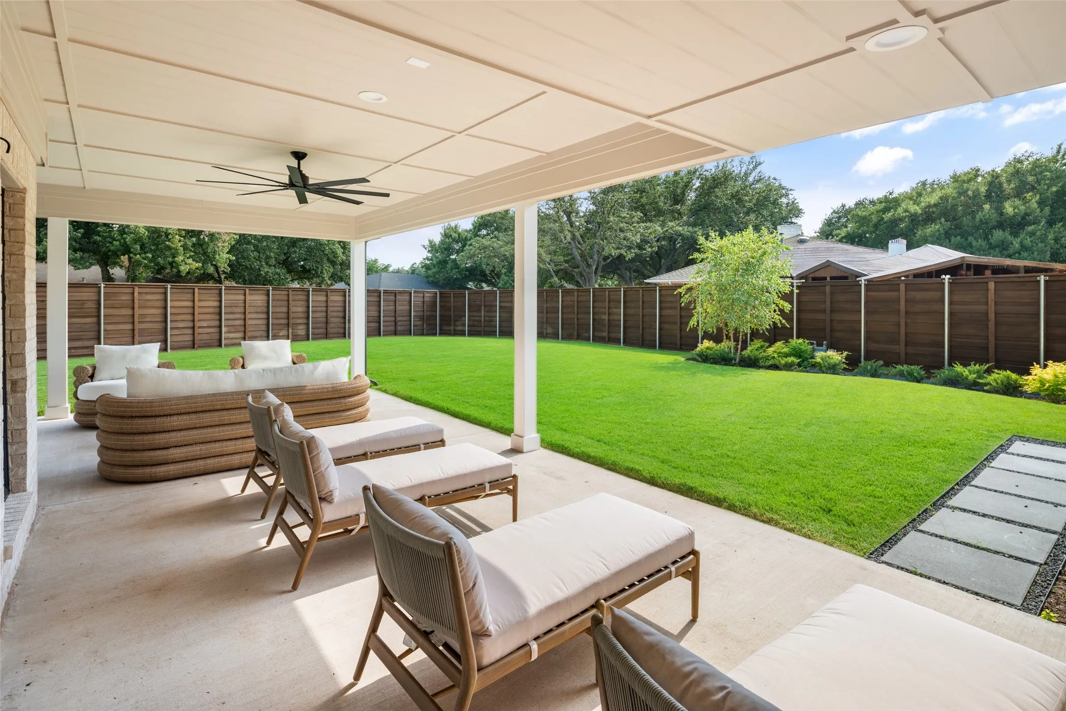 Single Family Residence For Sale in Collin County , 3105 Canyon Creek Drive, Richardson, Texas 75080, 5 Bedroom, 5 Bathroom, 2 Garage spaces, 4,603 Sqft, built in 1972, mls#21386245, Real Estate Agent in Richardson, Homes For Sale in Collin county, Homes For Sale in Richardson, Realtor in Richardson Texas, Real Estate Brokerage Independent Realty Texas, Luminita Cordes Realtor
