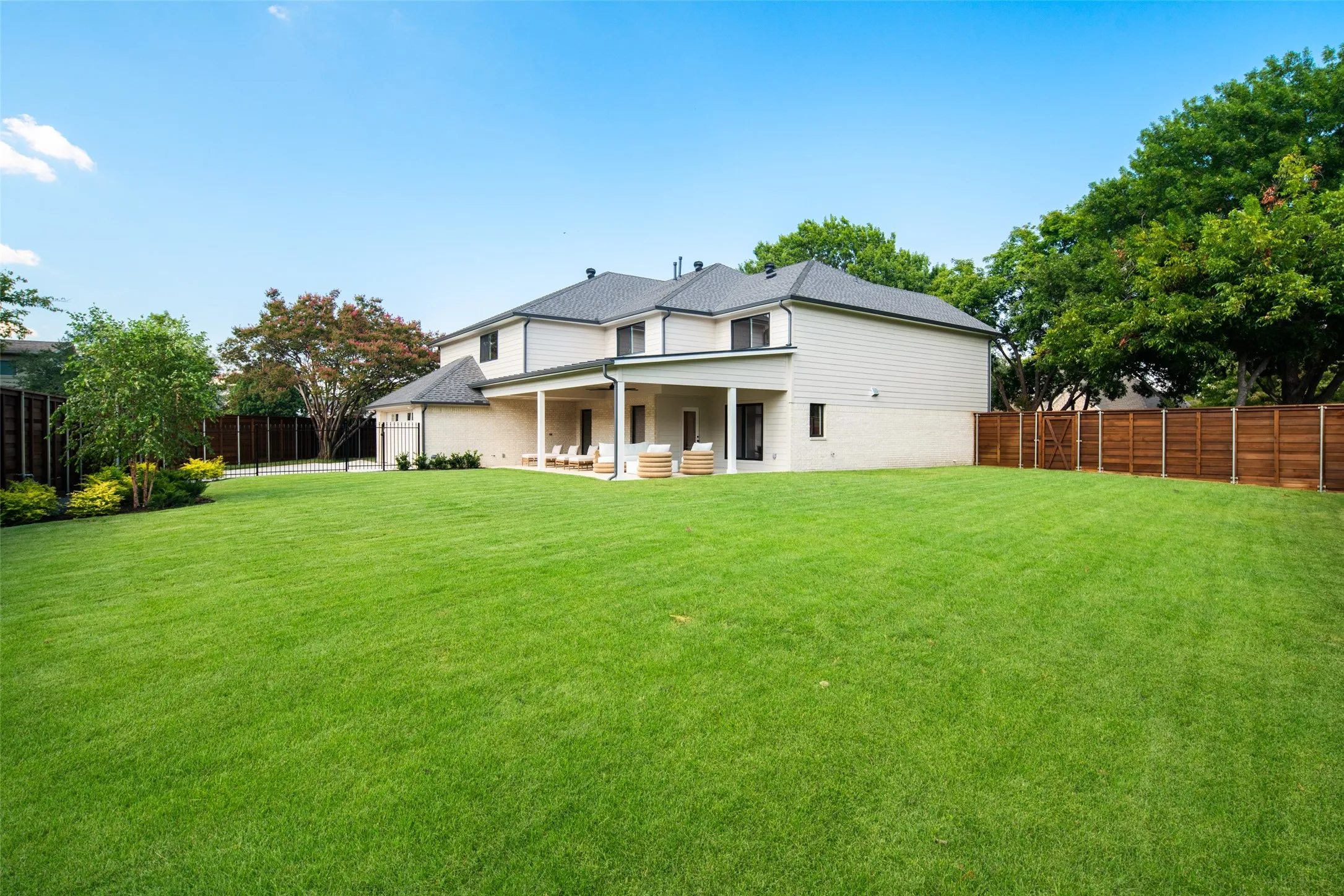 Single Family Residence For Sale in Collin County , 3105 Canyon Creek Drive, Richardson, Texas 75080, 5 Bedroom, 5 Bathroom, 2 Garage spaces, 4,603 Sqft, built in 1972, mls#21386245, Real Estate Agent in Richardson, Homes For Sale in Collin county, Homes For Sale in Richardson, Realtor in Richardson Texas, Real Estate Brokerage Independent Realty Texas, Luminita Cordes Realtor