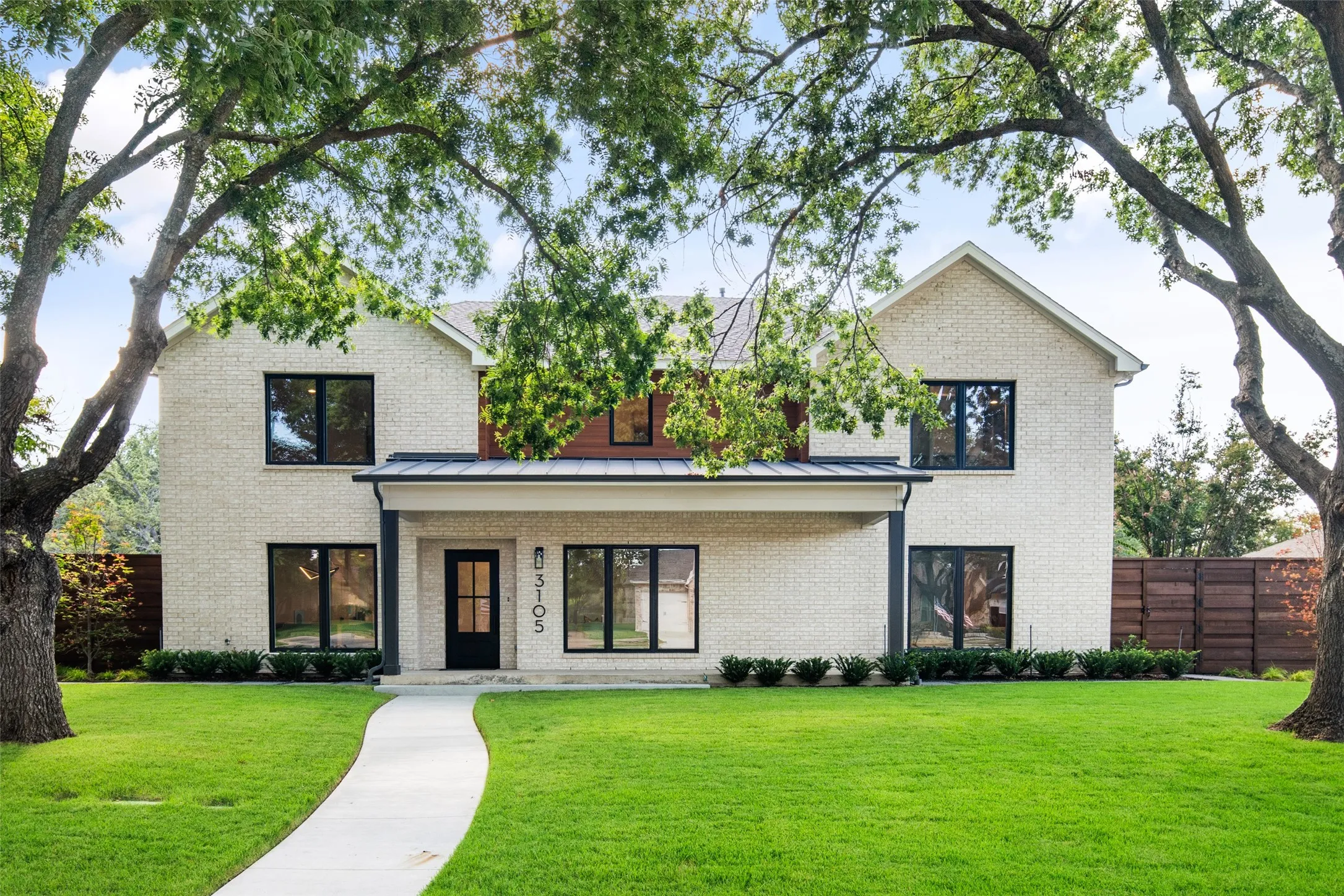 Single Family Residence For Sale in Collin County , 3105 Canyon Creek Drive, Richardson, Texas 75080, 5 Bedroom, 5 Bathroom, 2 Garage spaces, 4,603 Sqft, built in 1972, mls#21386245, Real Estate Agent in Richardson, Homes For Sale in Collin county, Homes For Sale in Richardson, Realtor in Richardson Texas, Real Estate Brokerage Independent Realty Texas, Luminita Cordes Realtor