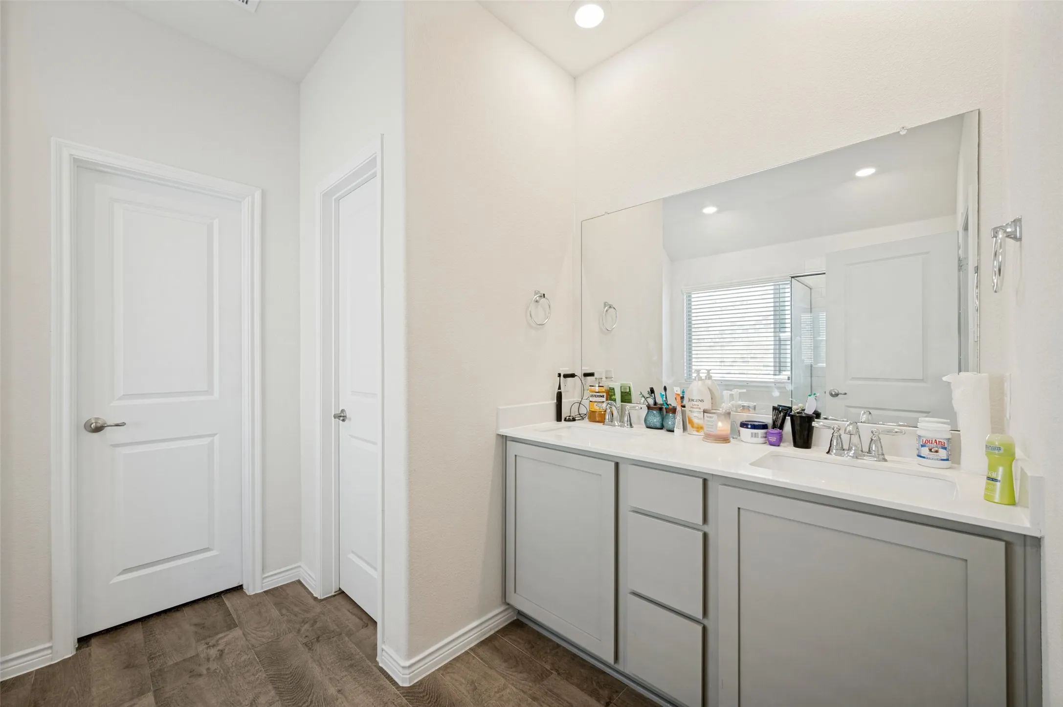 Single Family Residence For Sale in Denton County , 3215 Texas Trail, Aubrey, Texas 76227, 4 Bedroom, 2 Bathroom, 2 Garage spaces, 1,884 Sqft, built in 2022, mls#21385530, Real Estate Agent in Aubrey, Homes For Sale in Denton county, Homes For Sale in Aubrey, Realtor in Aubrey Texas, Real Estate Brokerage Independent Realty Texas, Luminita Cordes Realtor
