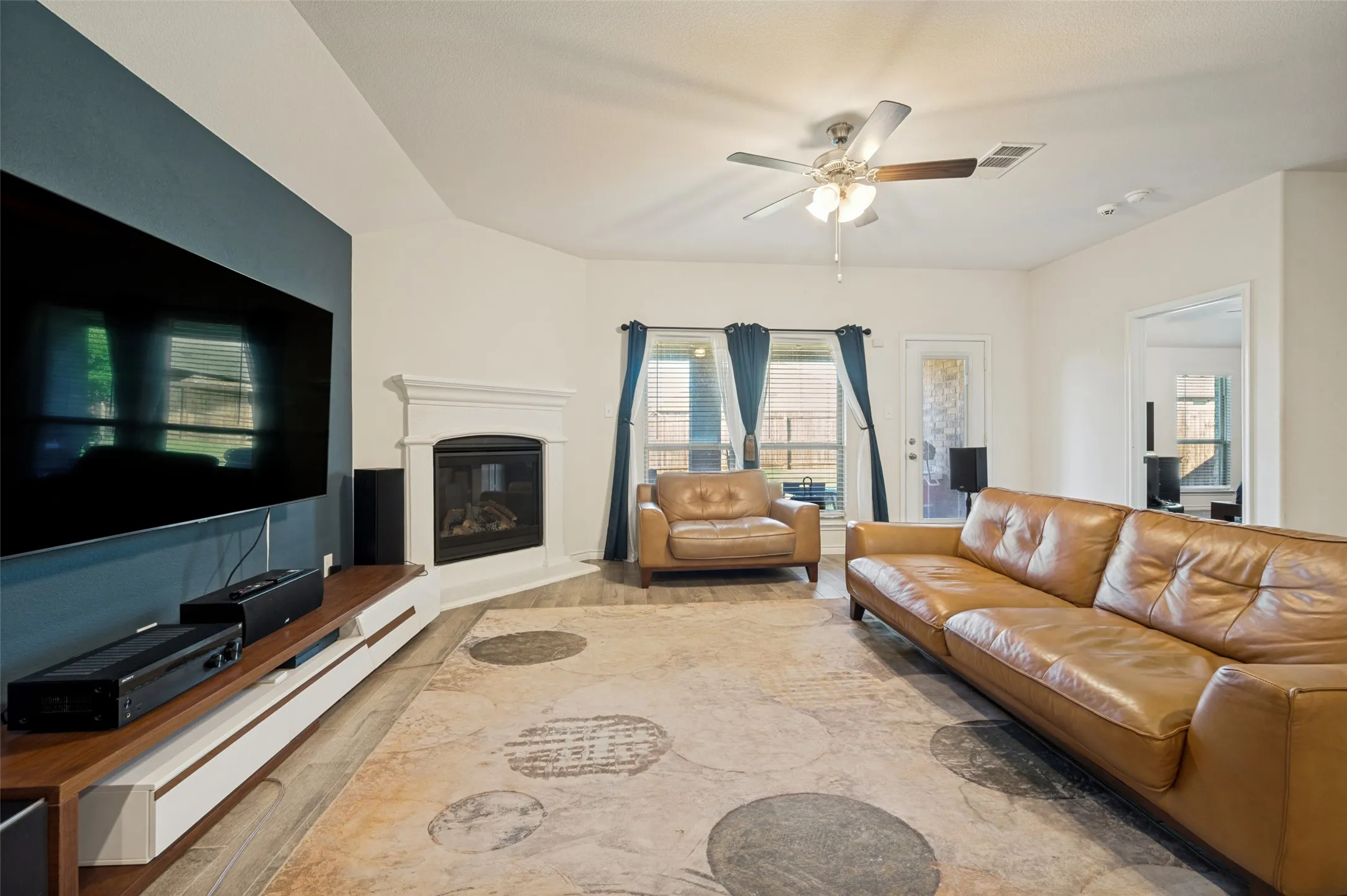 Single Family Residence For Sale in Denton County , 3215 Texas Trail, Aubrey, Texas 76227, 4 Bedroom, 2 Bathroom, 2 Garage spaces, 1,884 Sqft, built in 2022, mls#21385530, Real Estate Agent in Aubrey, Homes For Sale in Denton county, Homes For Sale in Aubrey, Realtor in Aubrey Texas, Real Estate Brokerage Independent Realty Texas, Luminita Cordes Realtor