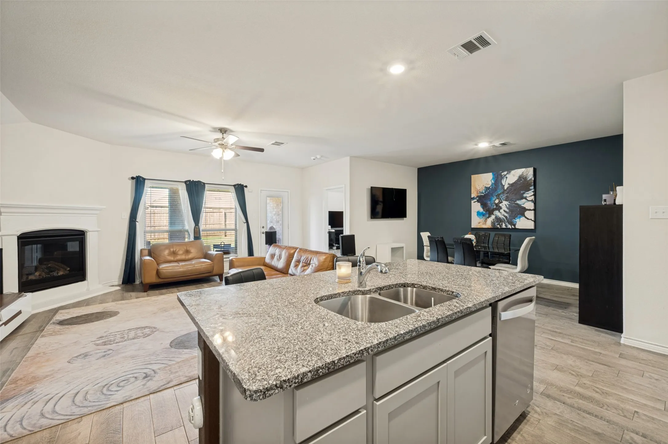 Single Family Residence For Sale in Denton County , 3215 Texas Trail, Aubrey, Texas 76227, 4 Bedroom, 2 Bathroom, 2 Garage spaces, 1,884 Sqft, built in 2022, mls#21385530, Real Estate Agent in Aubrey, Homes For Sale in Denton county, Homes For Sale in Aubrey, Realtor in Aubrey Texas, Real Estate Brokerage Independent Realty Texas, Luminita Cordes Realtor