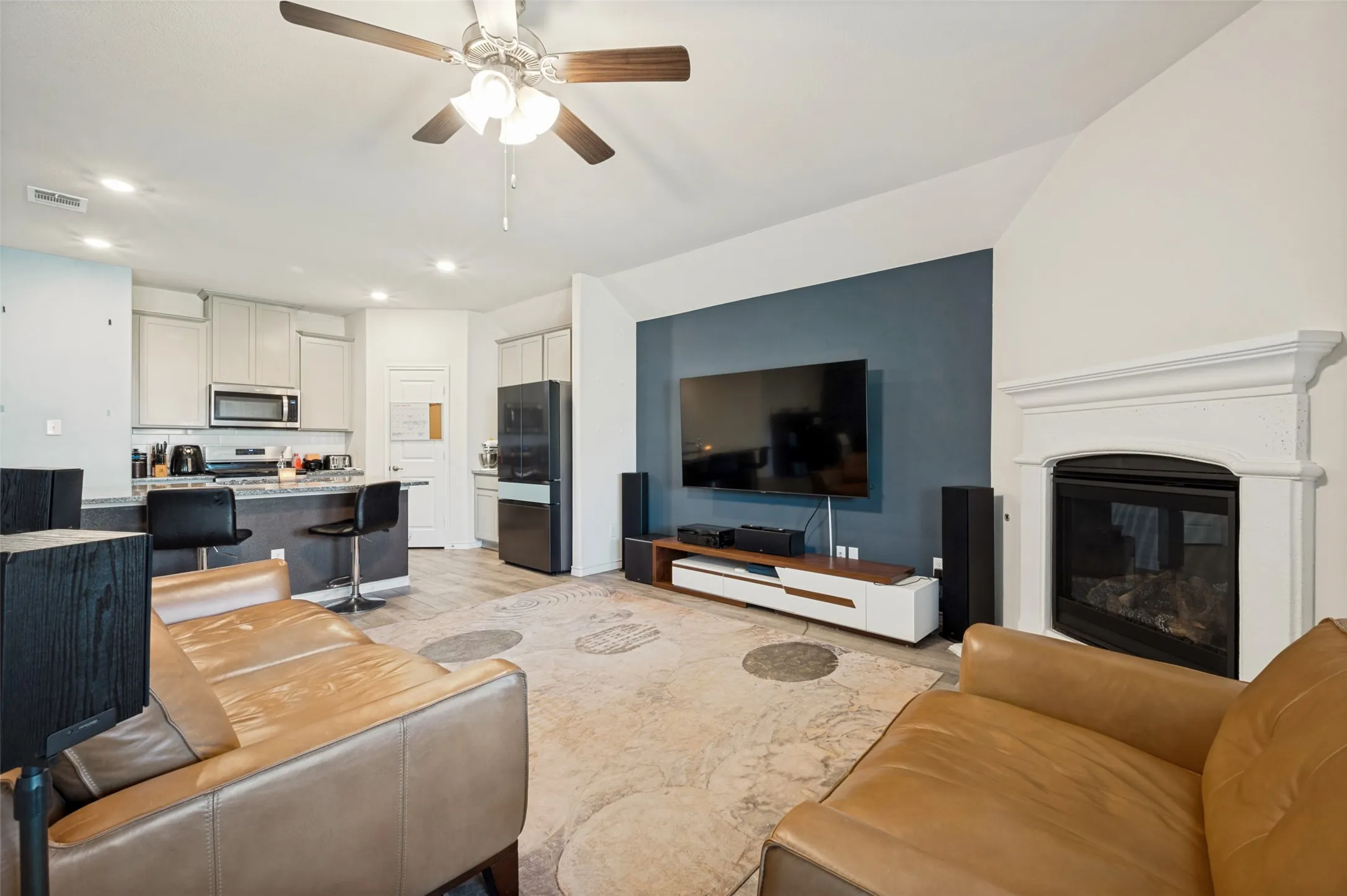 Single Family Residence For Sale in Denton County , 3215 Texas Trail, Aubrey, Texas 76227, 4 Bedroom, 2 Bathroom, 2 Garage spaces, 1,884 Sqft, built in 2022, mls#21385530, Real Estate Agent in Aubrey, Homes For Sale in Denton county, Homes For Sale in Aubrey, Realtor in Aubrey Texas, Real Estate Brokerage Independent Realty Texas, Luminita Cordes Realtor